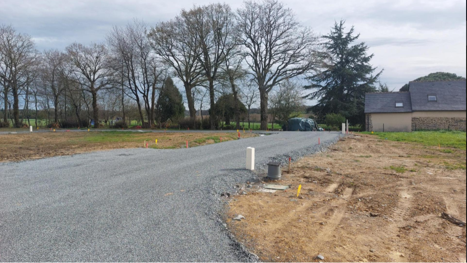 Terrain constructible de 225m2 à Saint-Aubin-d'Aubigné/ image 1
