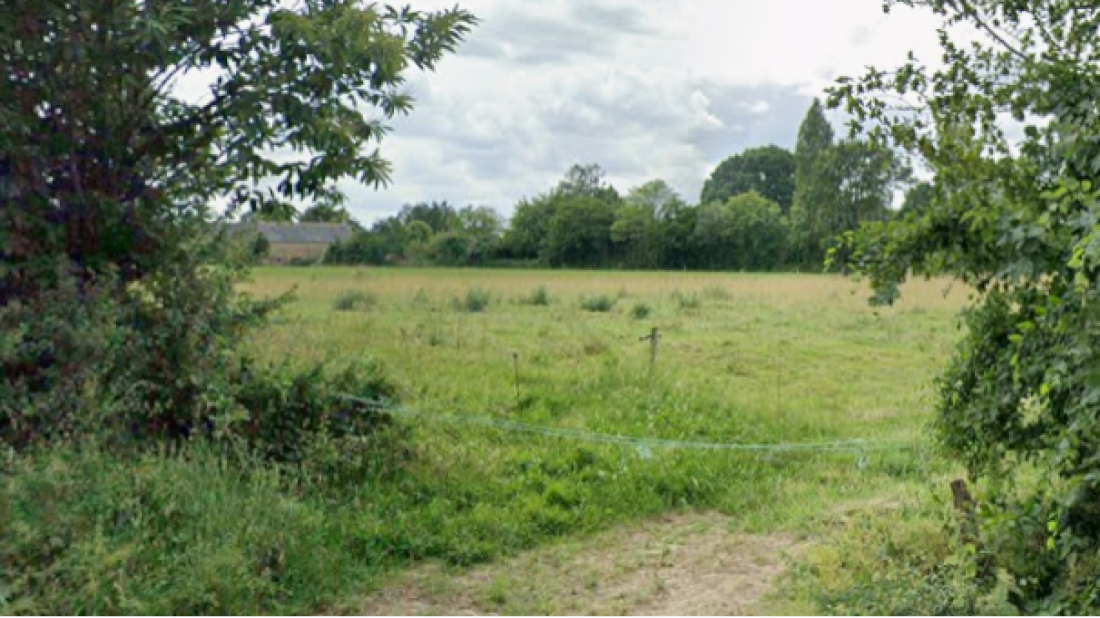 Terrain constructible de 350m2 à Andouillé-Neuville/ image 1
