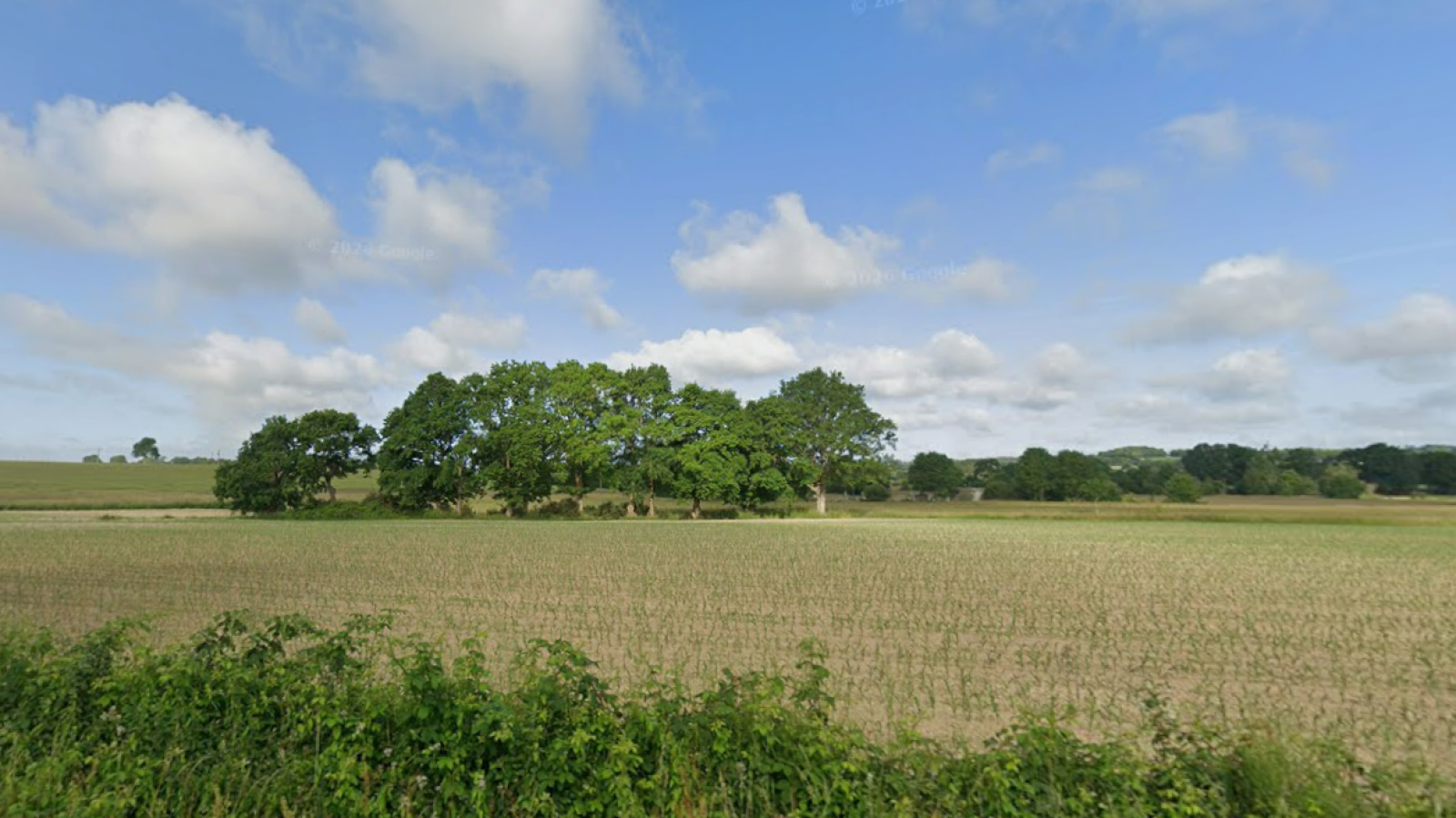 Terrain constructible de 291m2 à Javené/ image 1