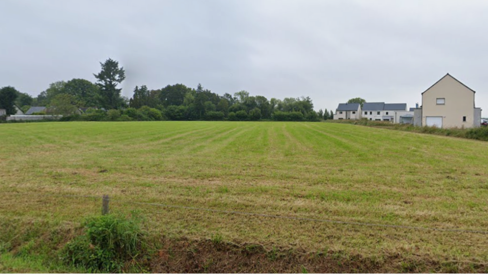Terrain constructible de 232m2 à La Chapelle-Chaussée/ image 1