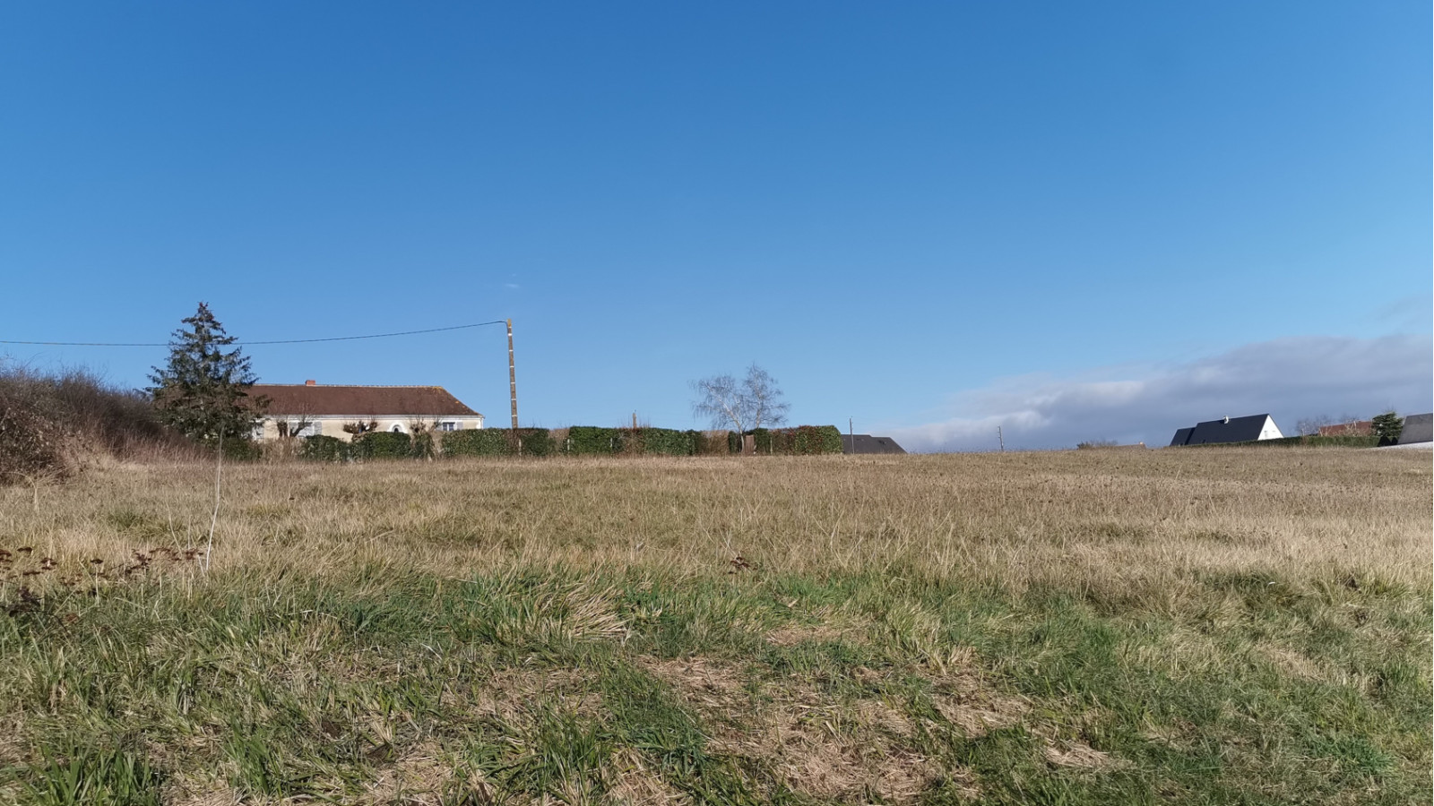 Terrain constructible de 276m2 à Monnaie/ image 1