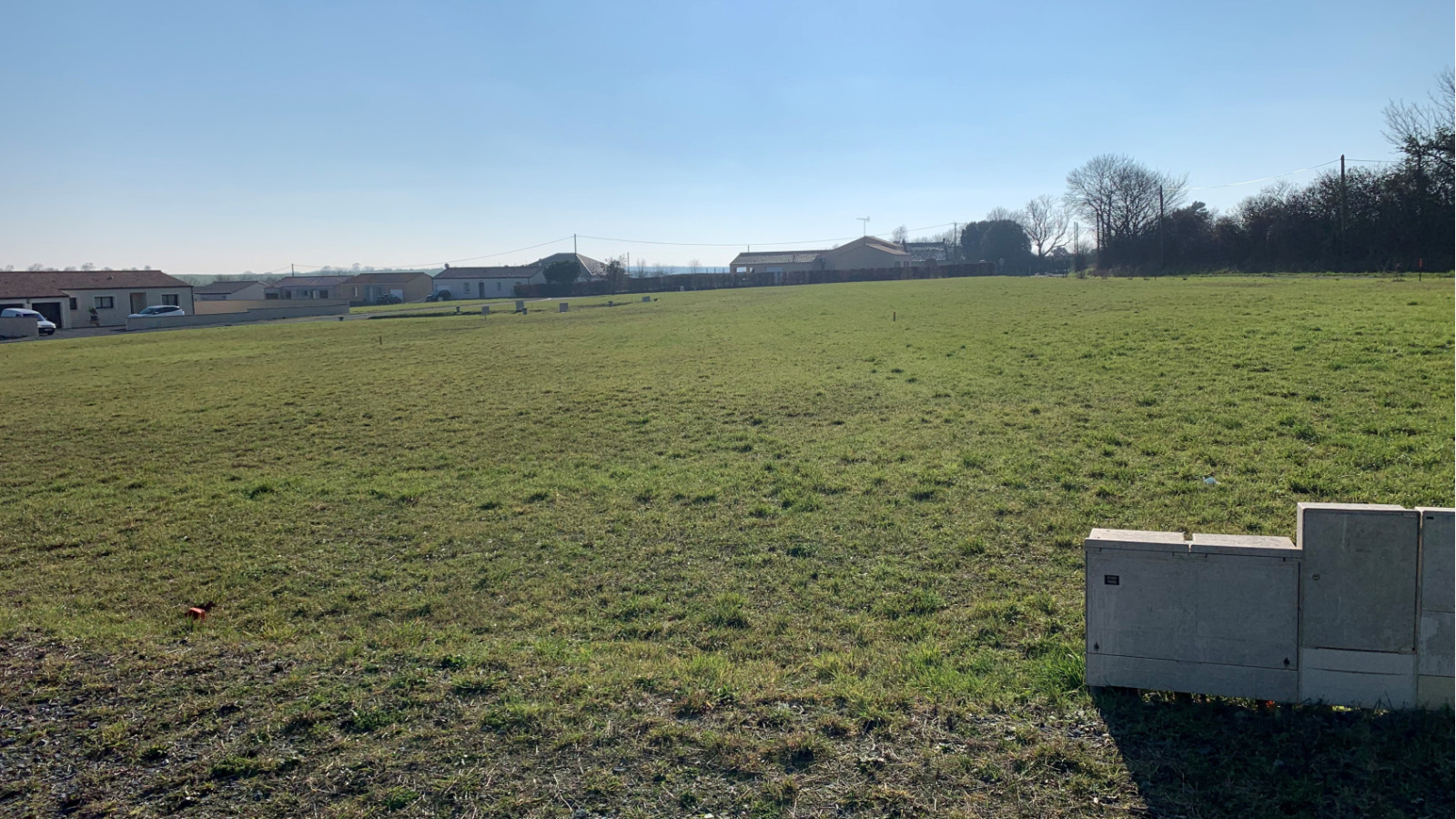 Terrain constructible de 450m2 à Le Poiré-sur-Vie/ image 1