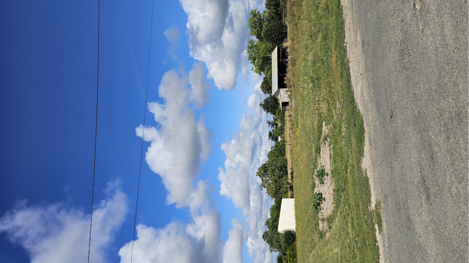 Terrain constructible de 525m2 à Varrains/ image 1