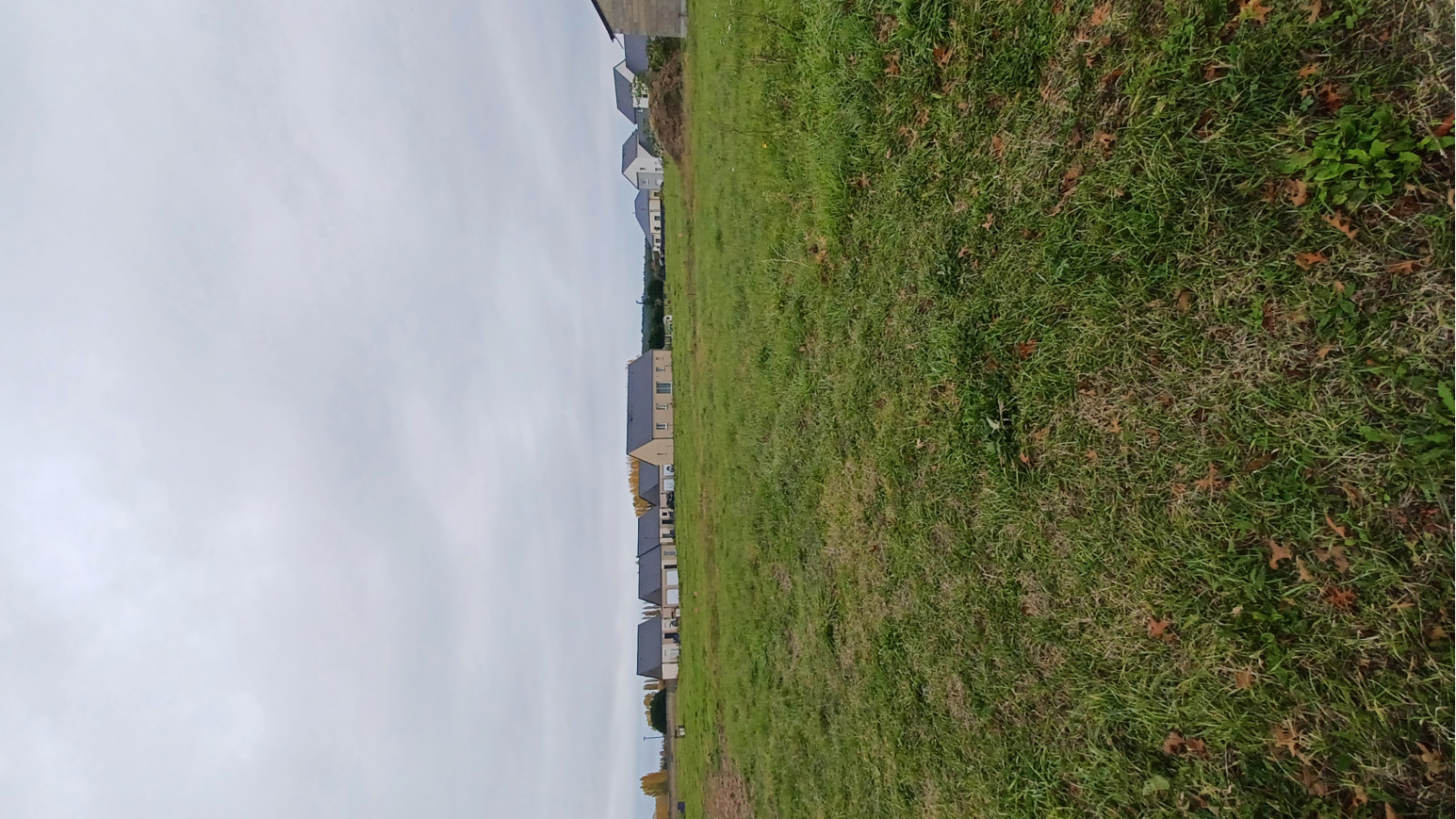 Terrain constructible de 663m2 à Allonnes/ image 1