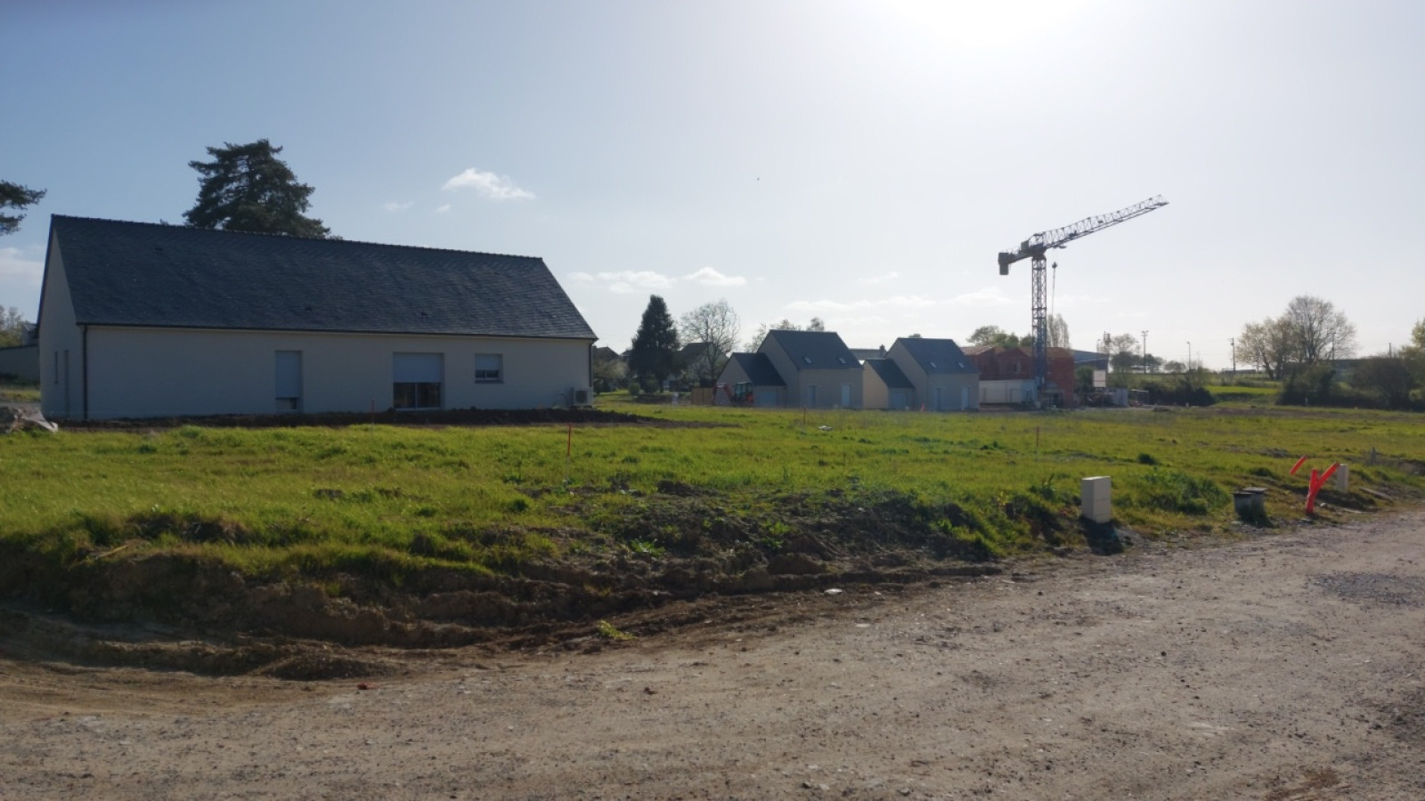 Terrain constructible de 471m2 à Soulaire-et-Bourg/ image 1