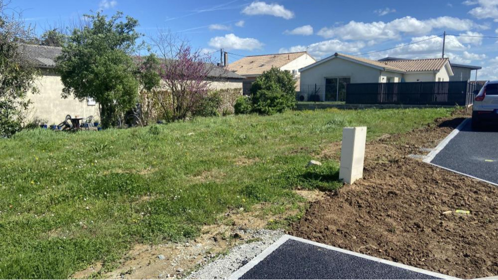 Terrain constructible de 428m2 à Saint-Germain-du-Puch/ image 1