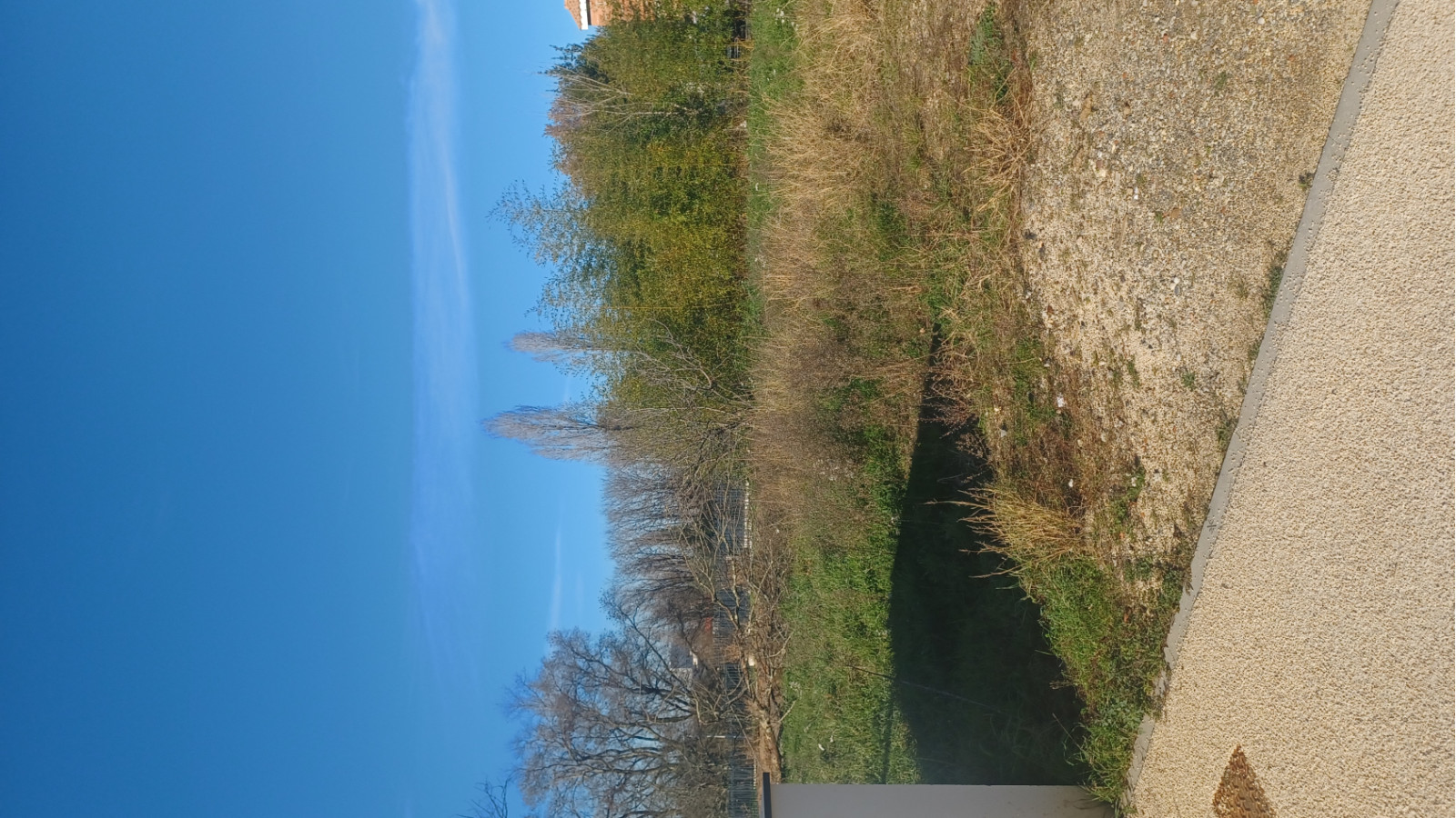 Terrain constructible de 700m2 à Roaillan/ image 1