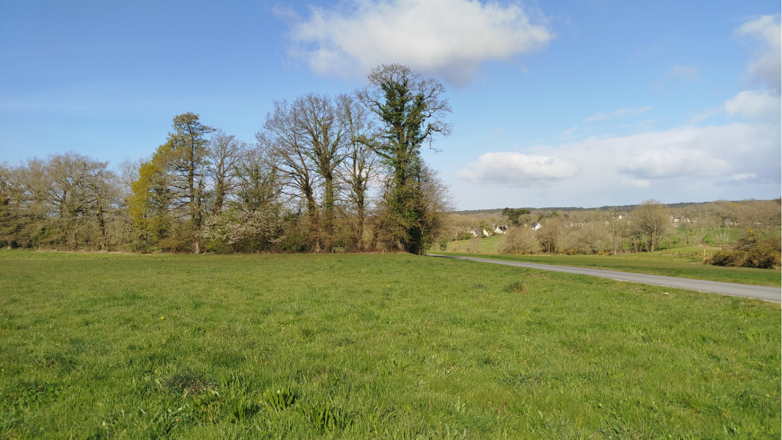 Terrain constructible de 381m2 à Chanteloup/ image 1