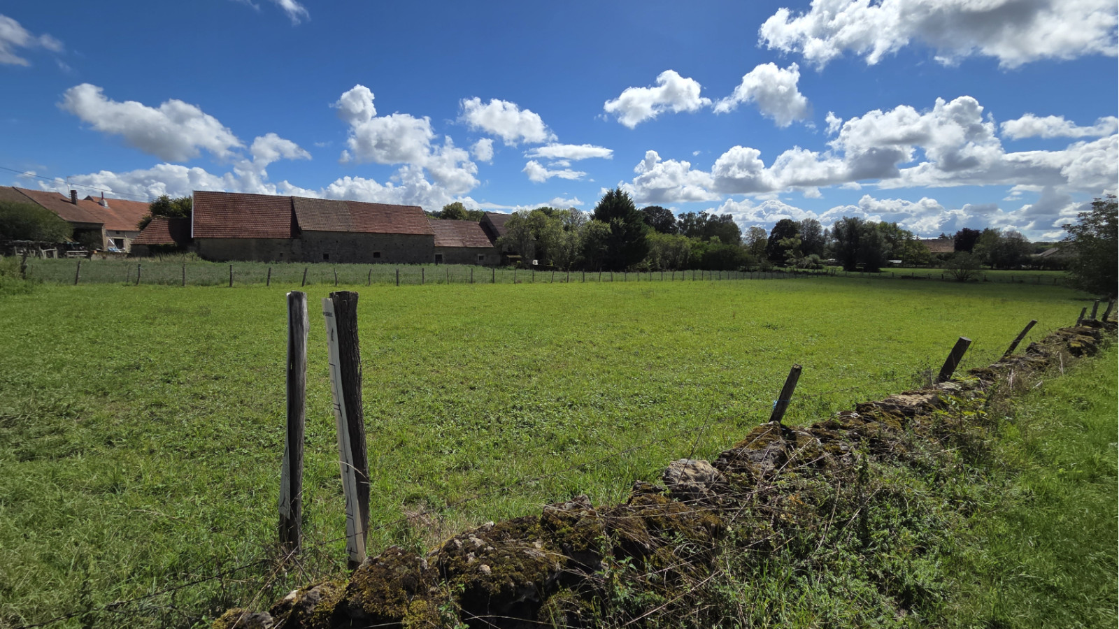 Terrain constructible de 1175m2 à Painblanc/ image 1