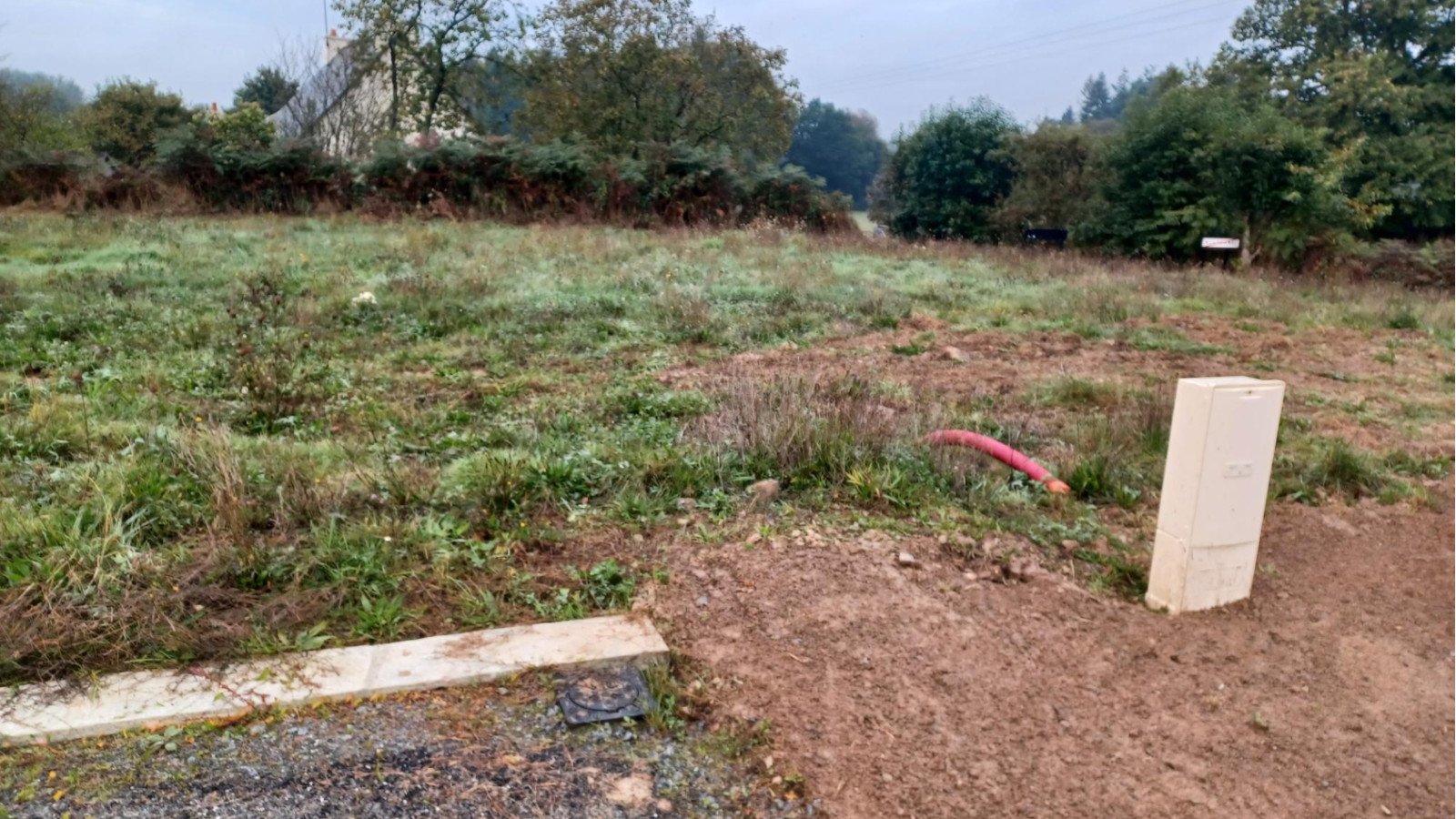Terrain constructible de 457m2 à Langan/ image 1