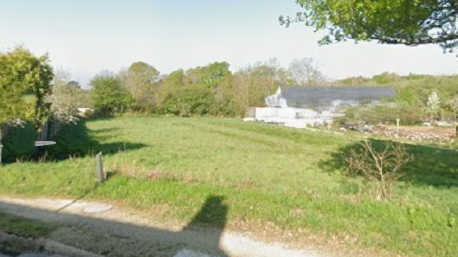 Terrain constructible de 415m2 à Locoal-Mendon/ image 1