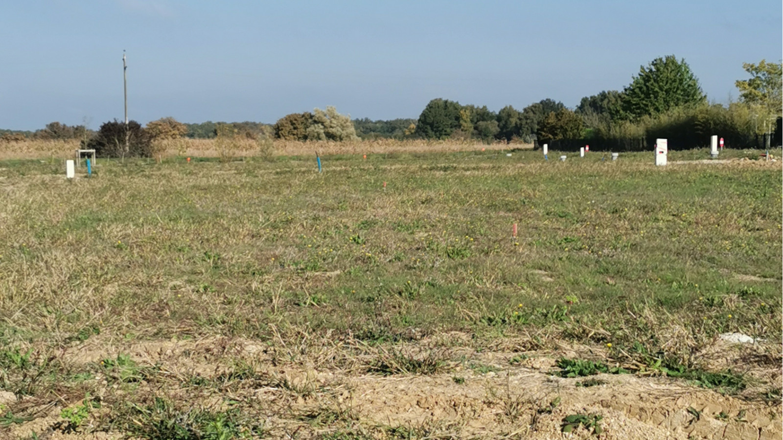 Terrain constructible de 350m2 à Luynes/ image 1