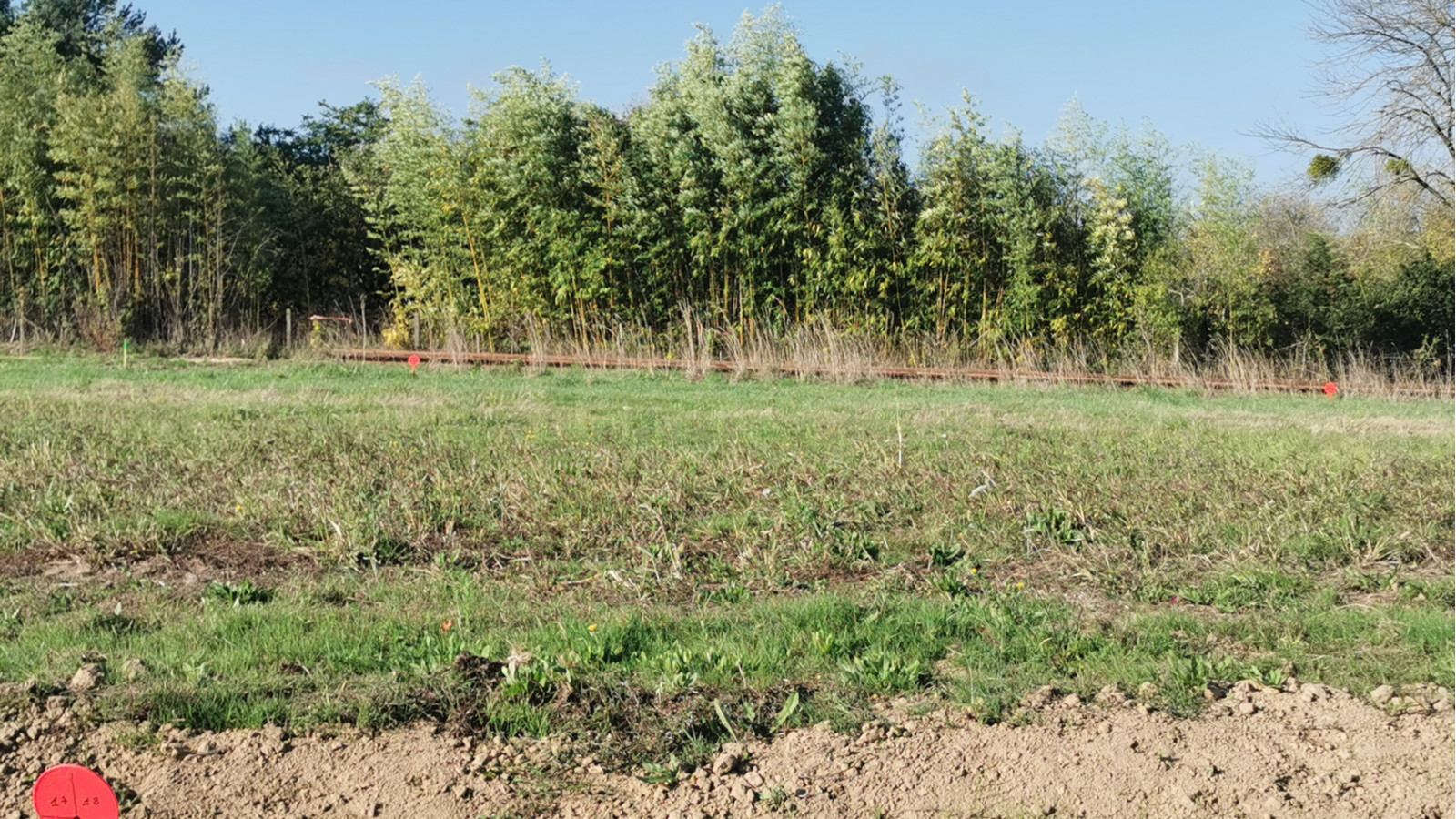 Terrain constructible de 364m2 à Luynes/ image 1