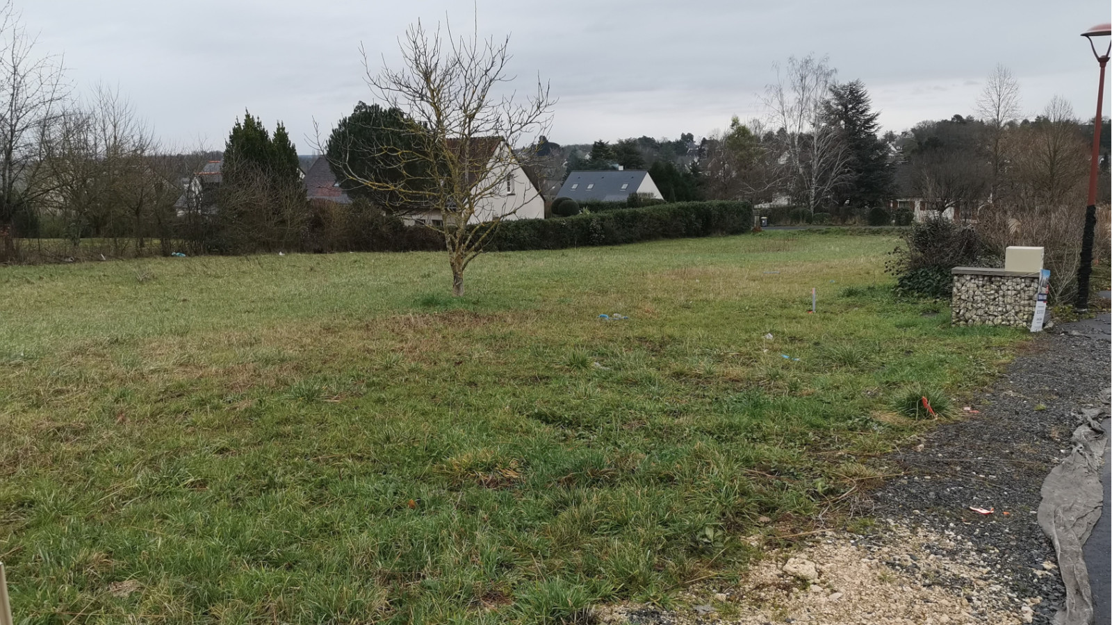 Terrain constructible de 753m2 à Azay-sur-Cher/ image 1