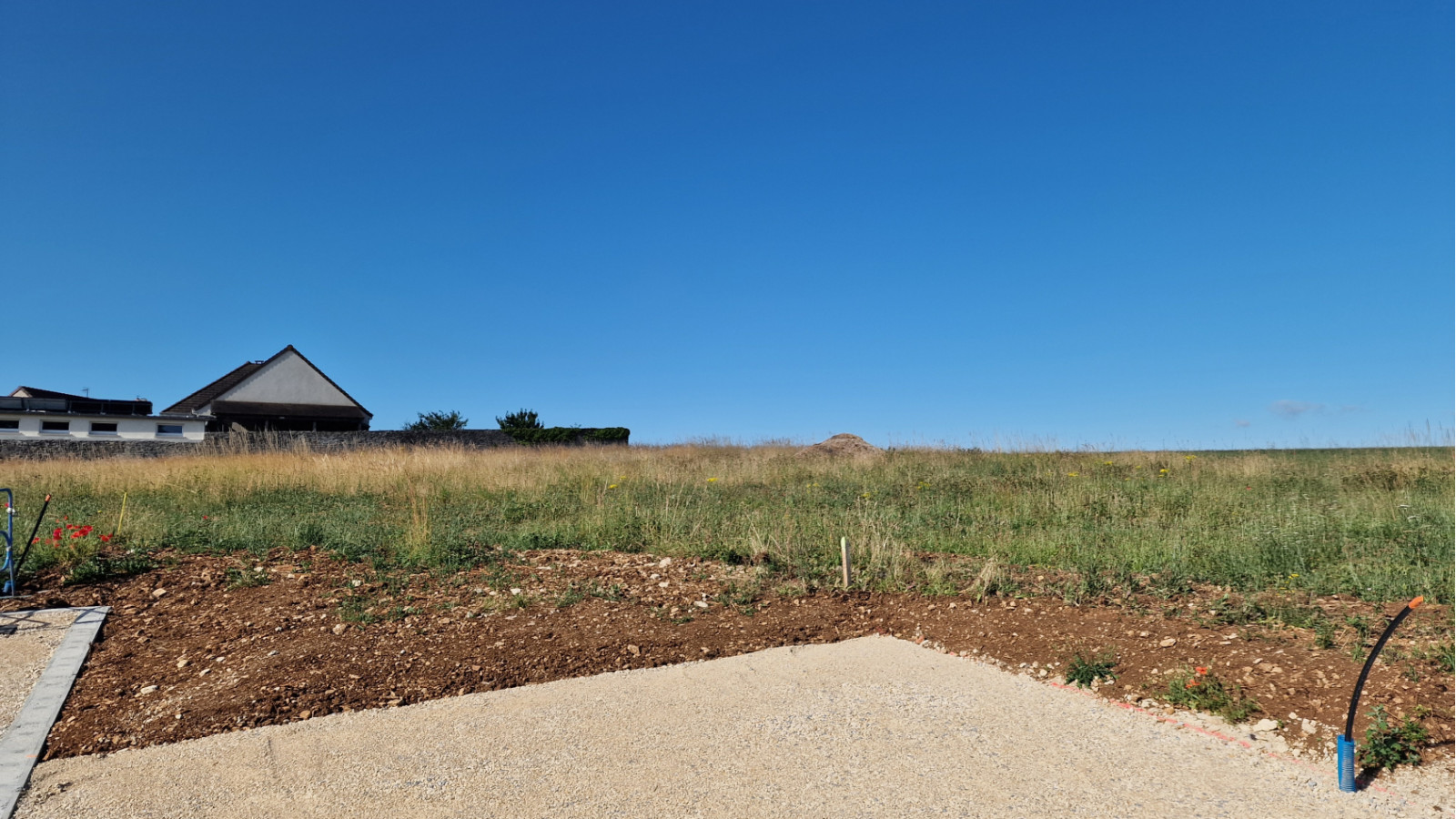 Terrain constructible de 682m2 à Prenois/ image 1