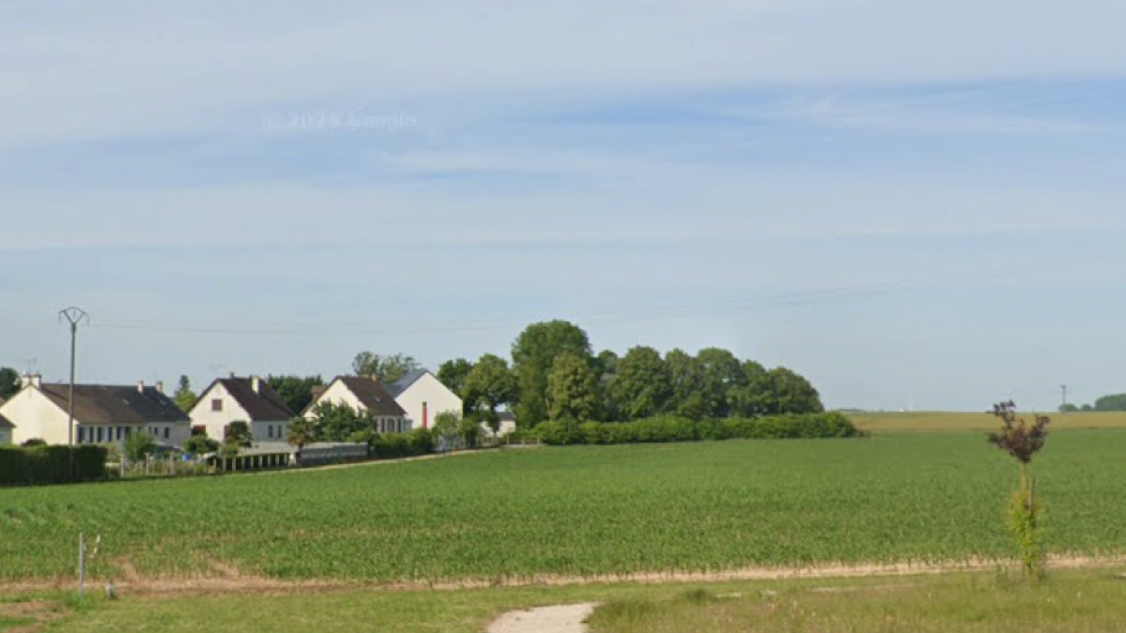 Terrain constructible de 689m2 à Patay/ image 1