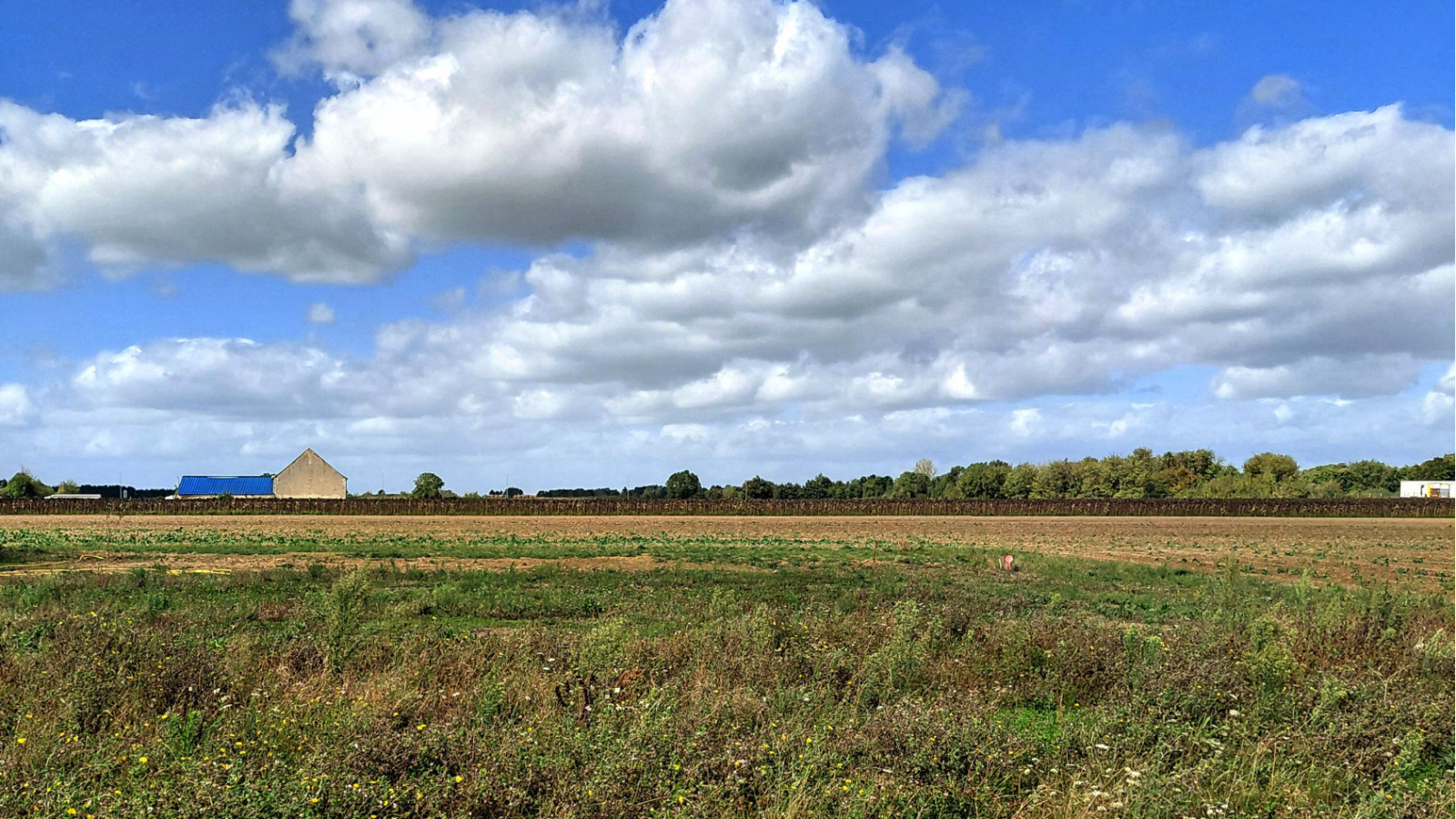 Terrain constructible de 407m2 à Lignières-de-Touraine/ image 1