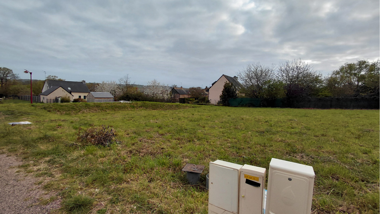 Terrain constructible de 368m2 à Fougères/ image 1