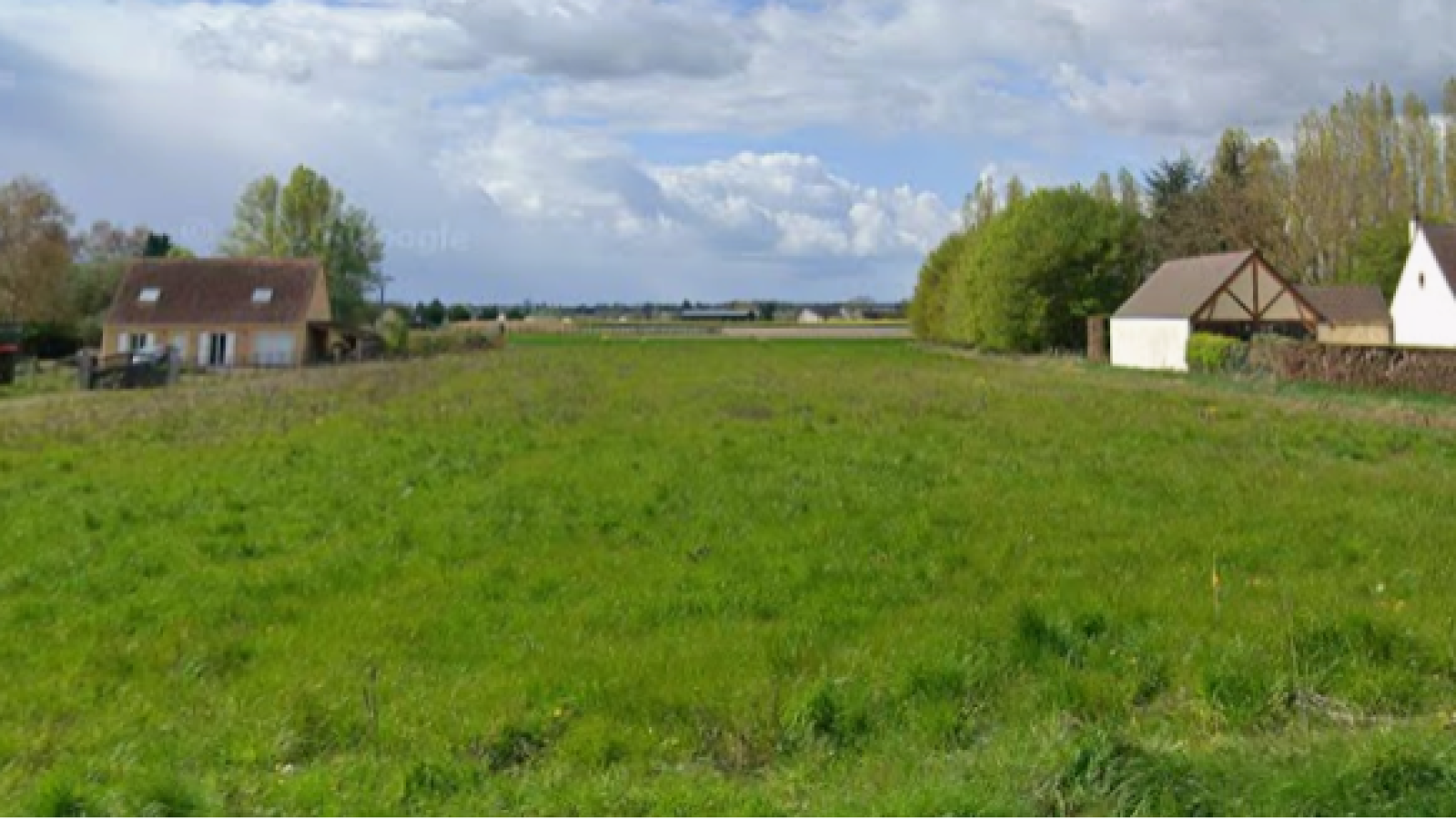 Terrain constructible de 710m2 à Vennecy/ image 1