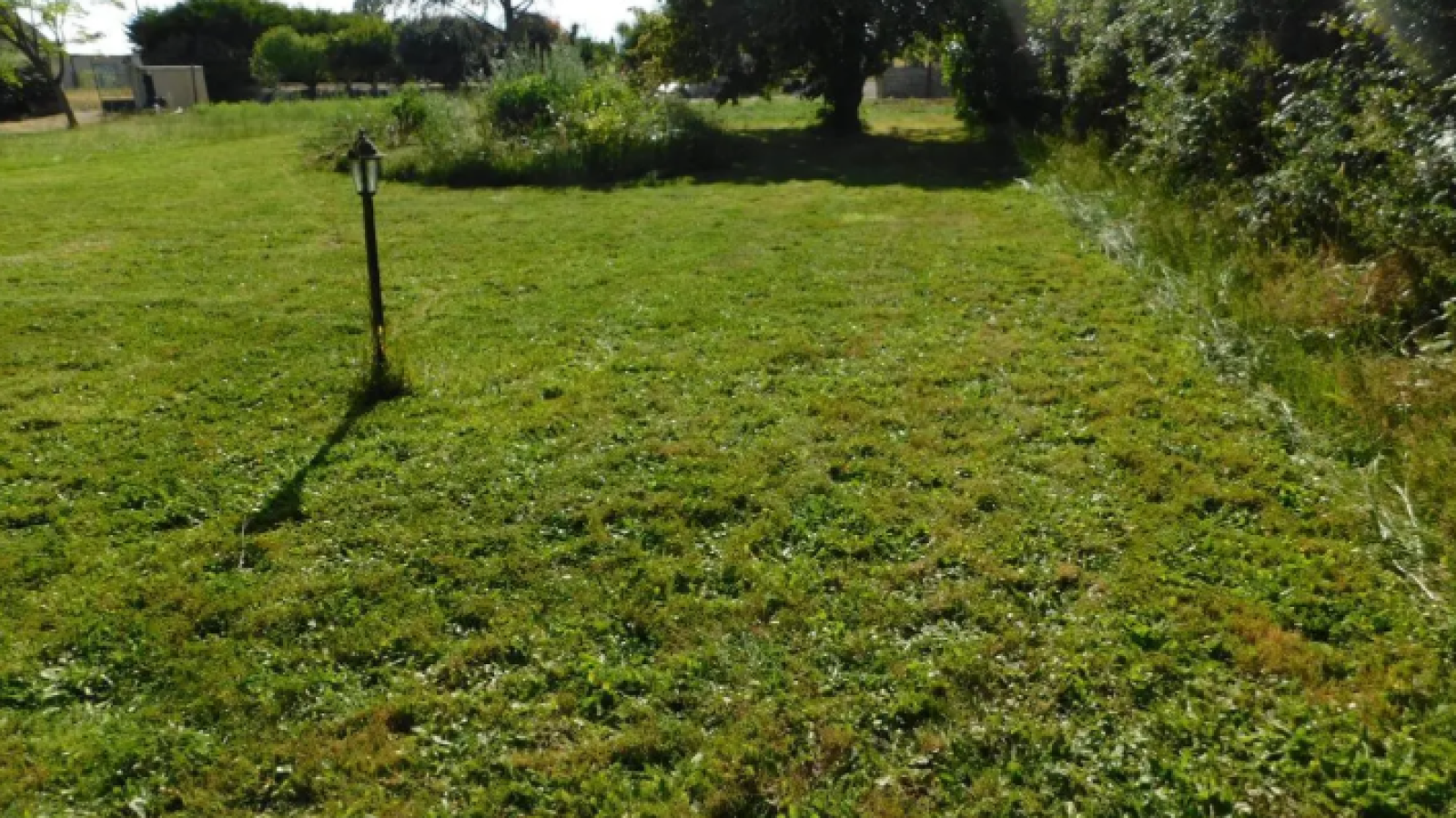 Terrain constructible de 568m2 à Les Hauts-d'Anjou/ image 1