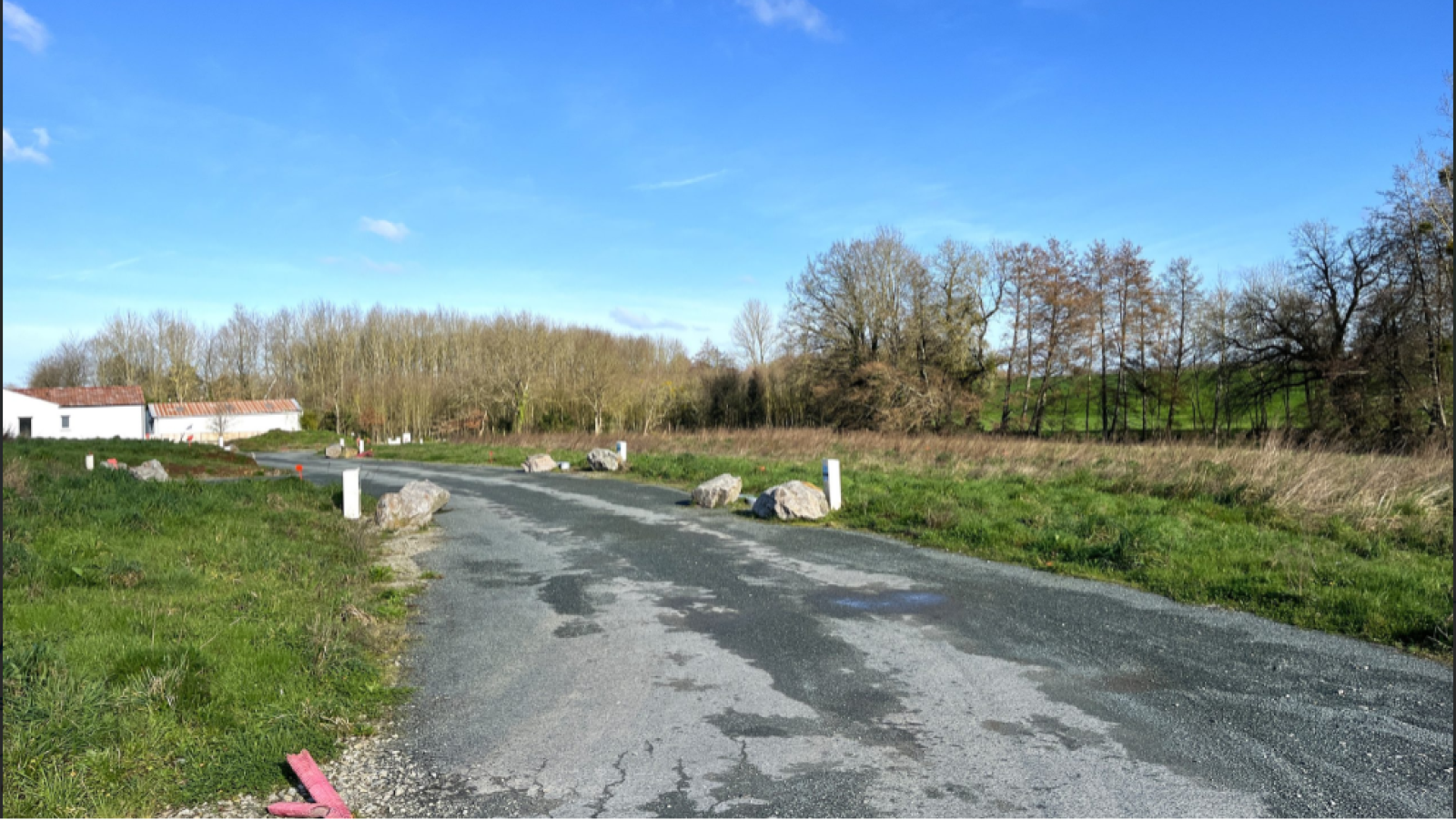 Terrain constructible de 388m2 à Mouchamps/ image 1
