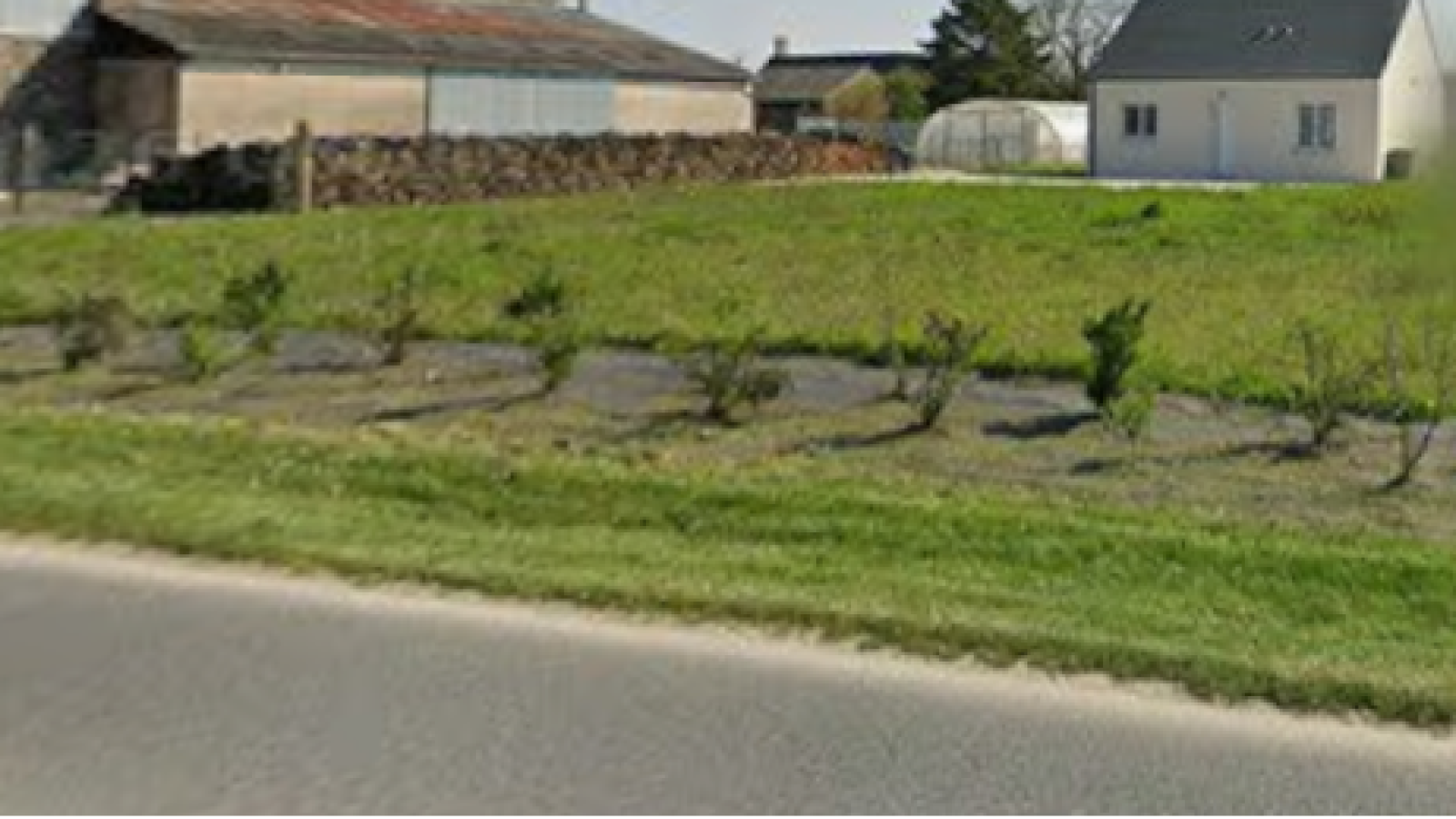 Terrain constructible de 576m2 à Sougy/ image 1