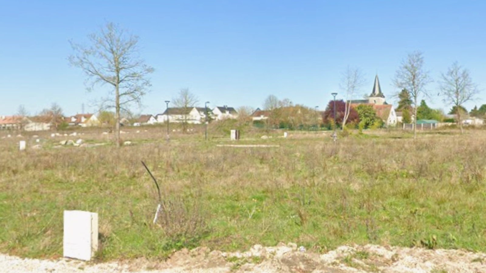 Terrain constructible de 391m2 à Semoy/ image 1