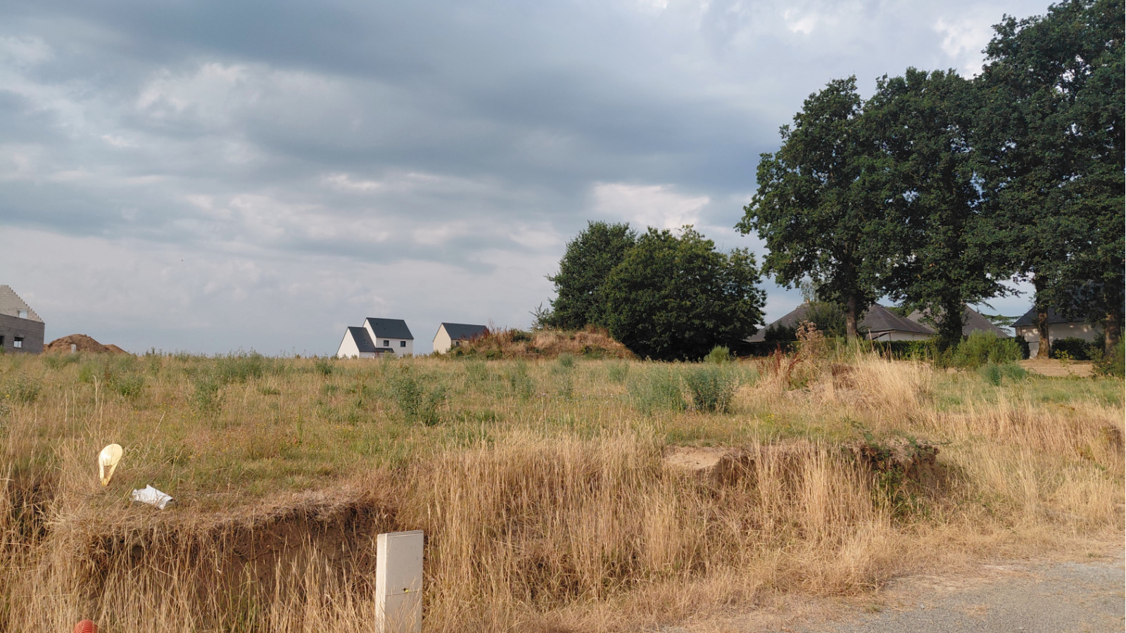 Terrain constructible de 268m2 à Le Theil-de-Bretagne/ image 1