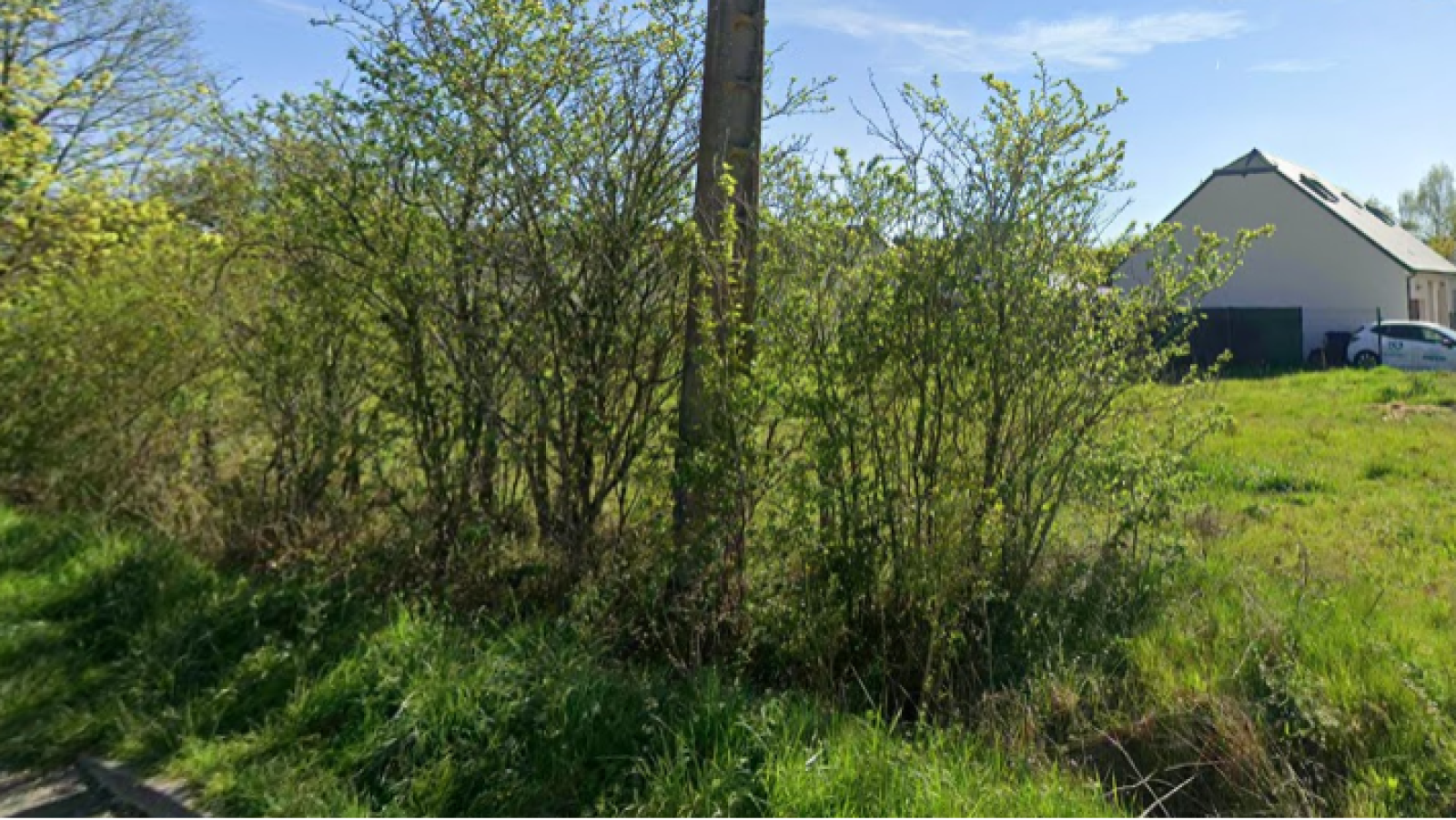 Terrain constructible de 605m2 à Traînou/ image 1