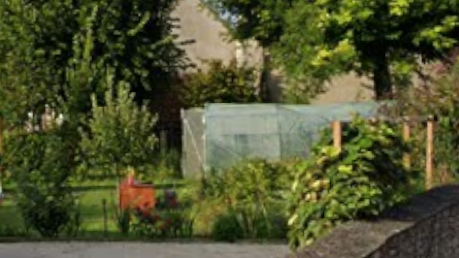 Terrain constructible de 490m2 à Saint-Julien/ image 1