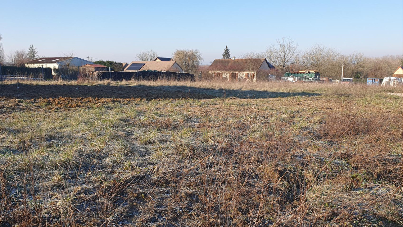 Terrain constructible de 1076m2 à Corberon/ image 1