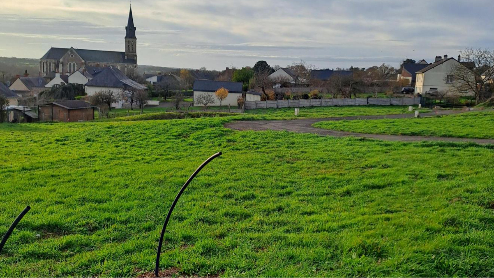 Terrain constructible de 487m2 à Mauges-sur-Loire/ image 1