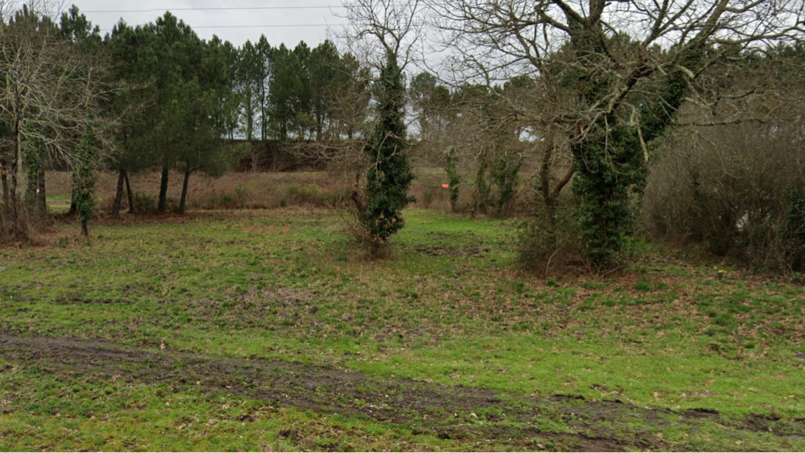 Terrain constructible de 879m2 à Salles/ image 1