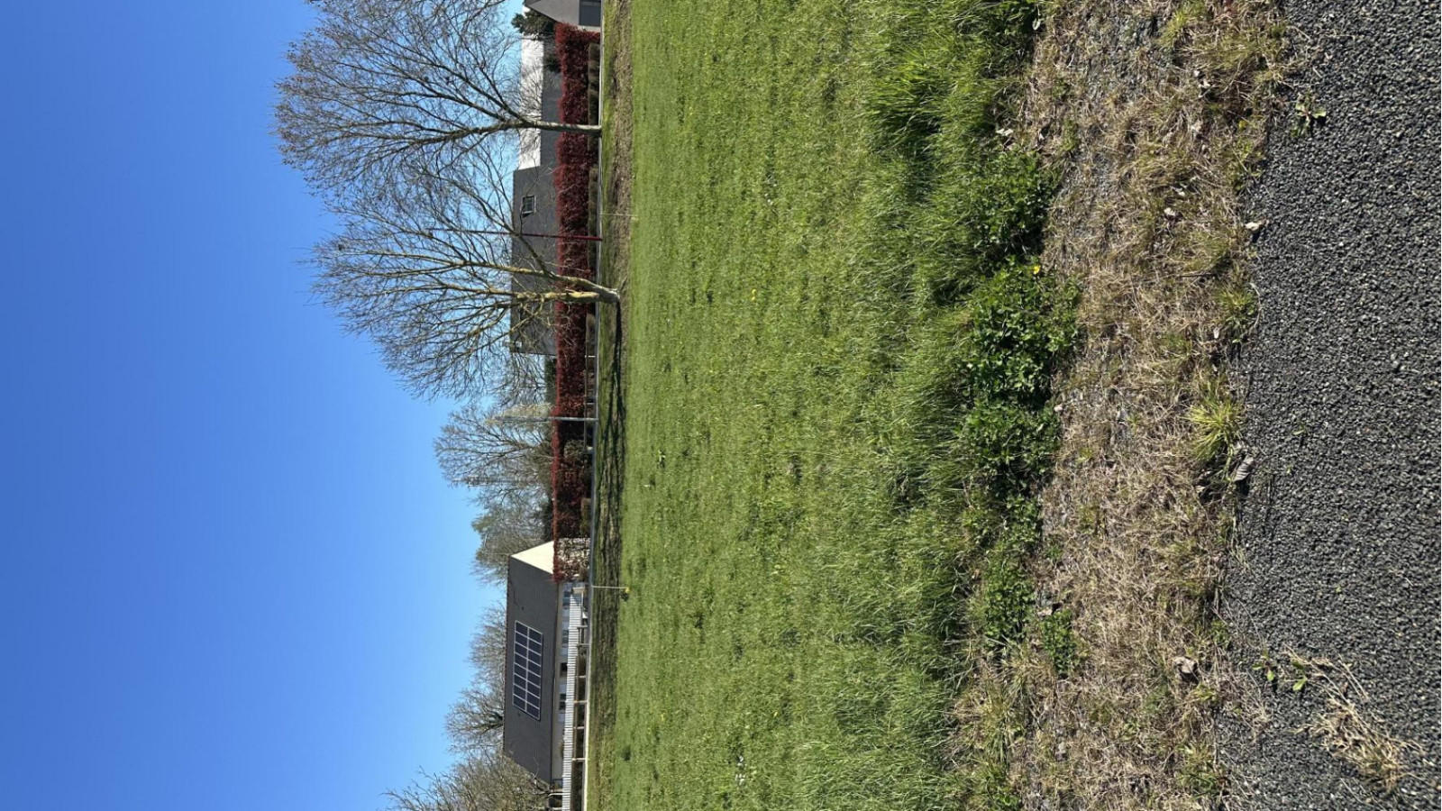 Terrain constructible de 496m2 à Huillé-Lézigné/ image 1