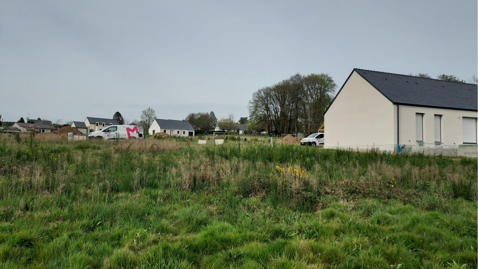 Terrain constructible de 410m2 à Cardroc/ image 1