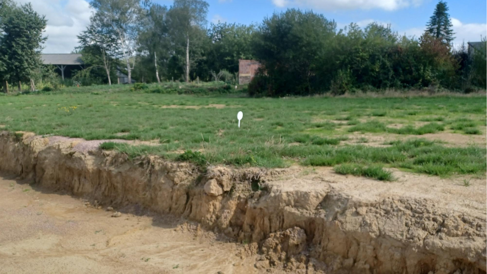 Terrain constructible de 374m2 à Pancé/ image 1
