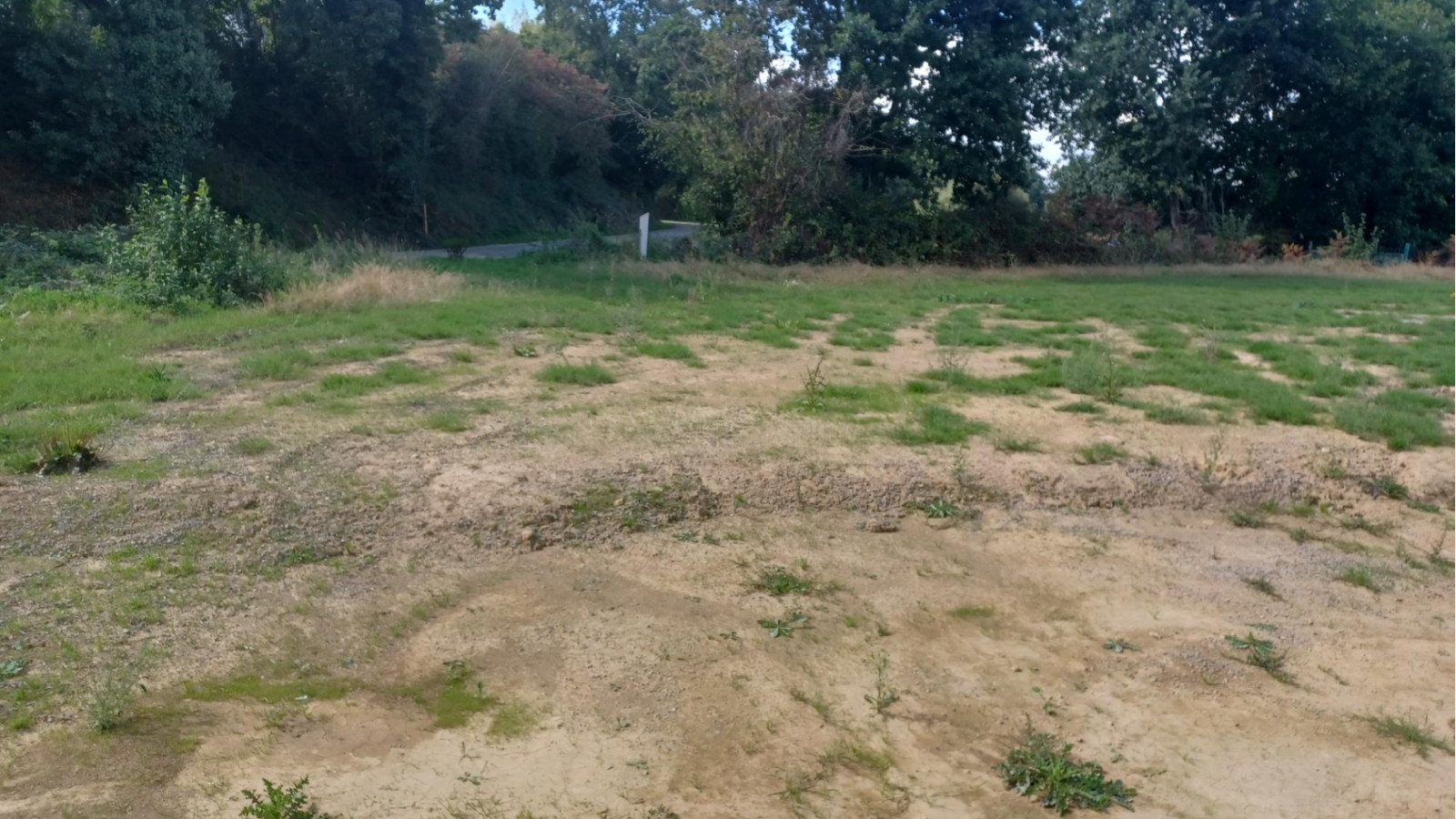 Terrain constructible de 307m2 à Romillé/ image 1