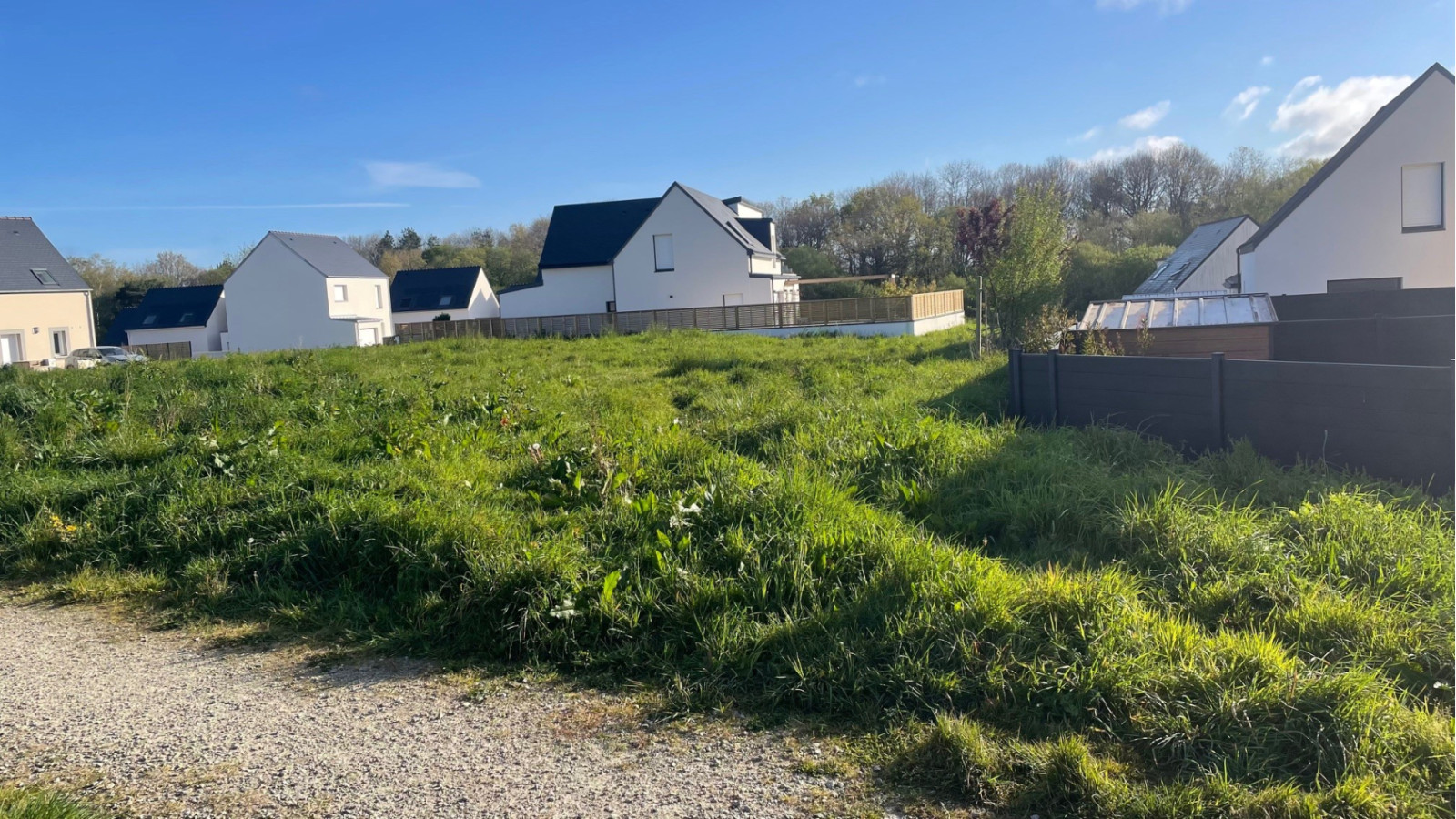 Terrain constructible de 282m2 à Kervignac/ image 1