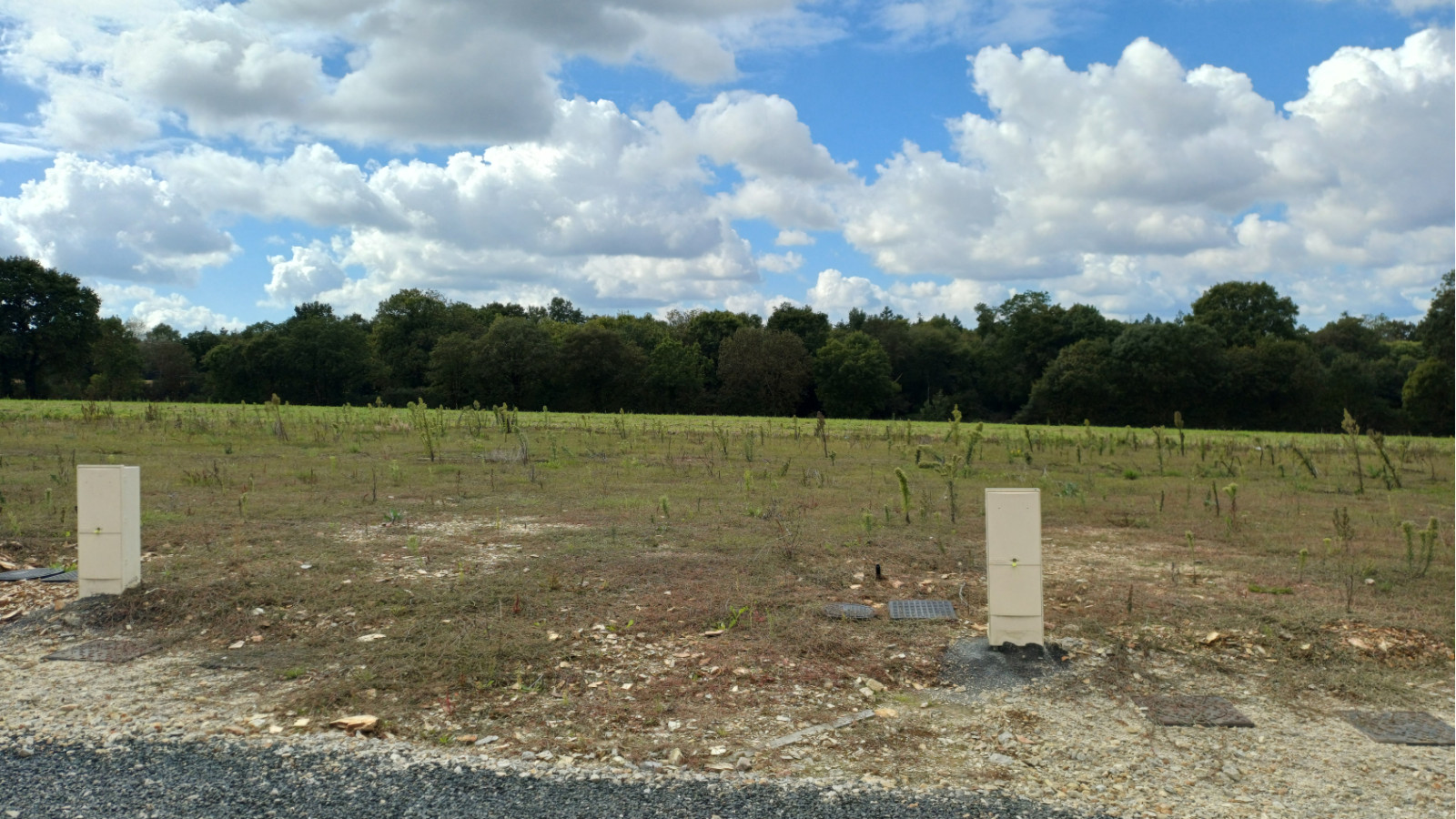 Terrain constructible de 376m2 à Saint-Mathurin/ image 1