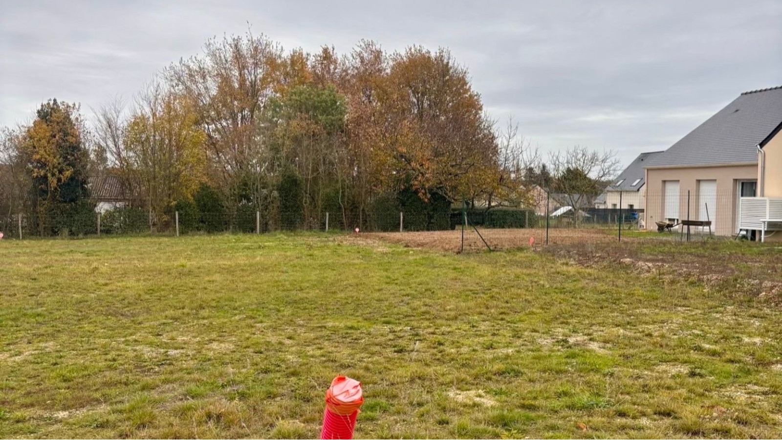 Terrain constructible de 795m2 à Bellevigne-en-Layon/ image 1