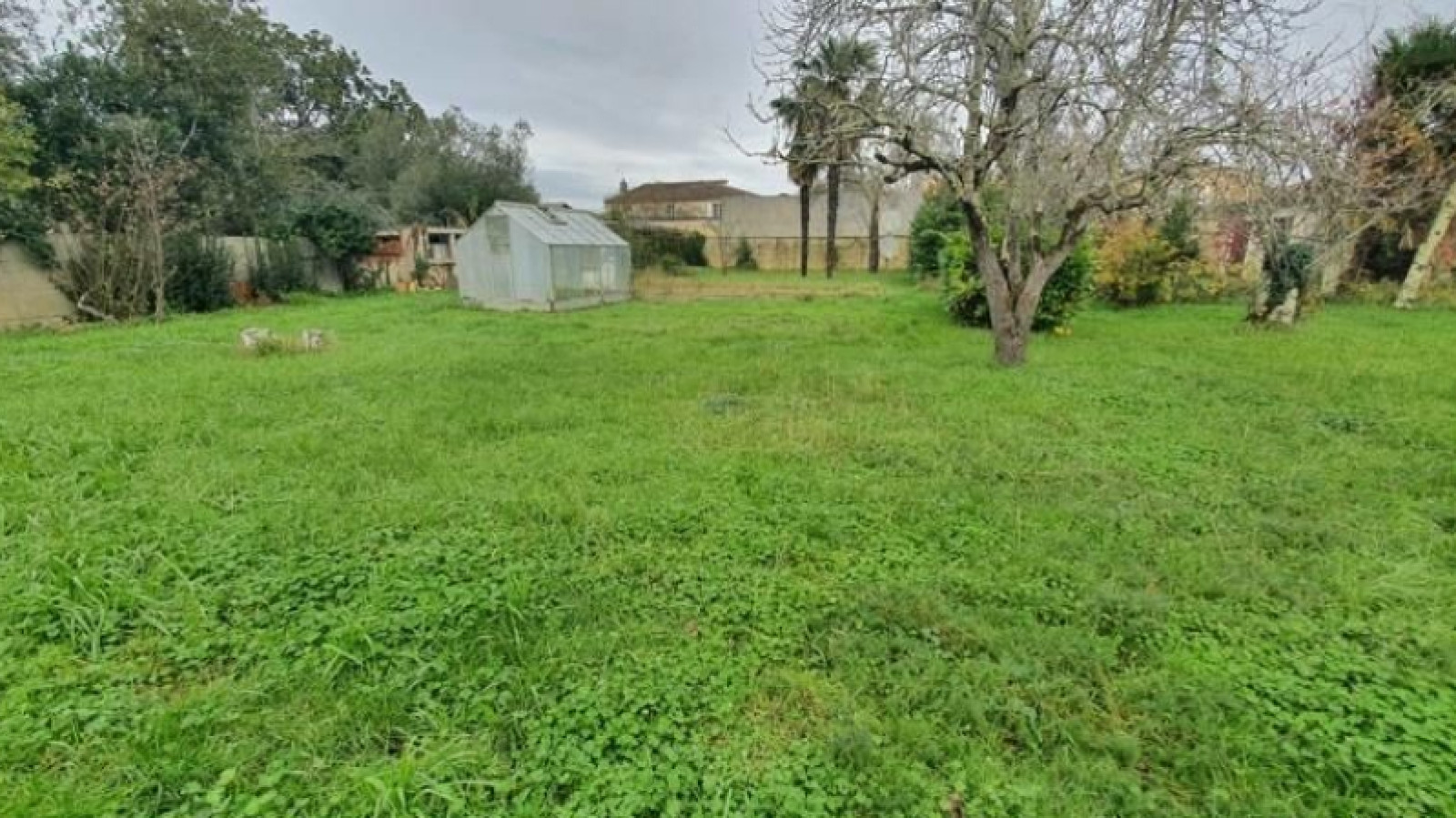 Terrain constructible de 3300m2 à Couquèques/ image 1