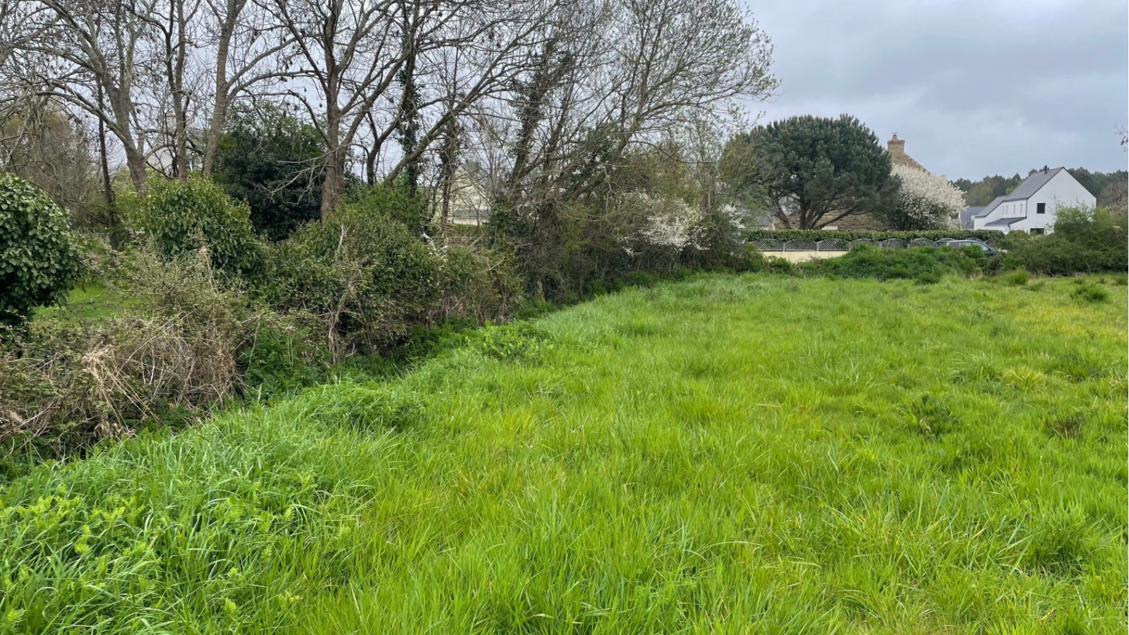 Terrain constructible de 370m2 à Erdeven/ image 1