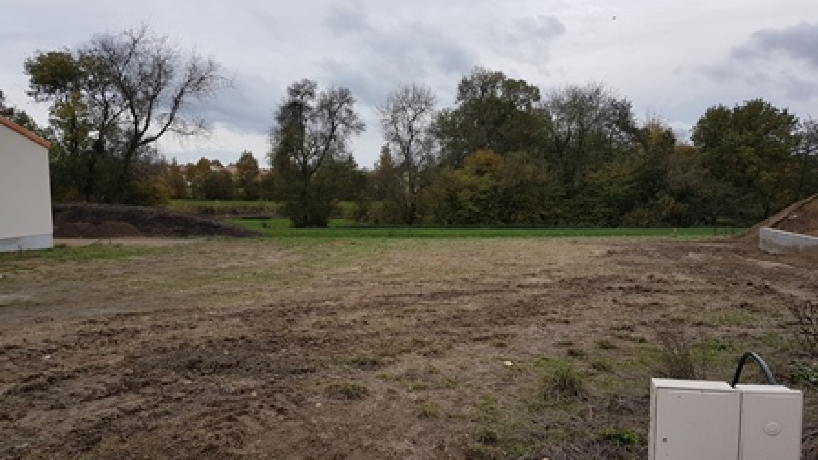 Terrain constructible de 342m2 à Maisdon-sur-Sèvre/ image 1