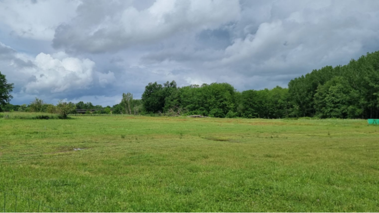 Terrain constructible de 1817m2 à Sadirac/ image 1