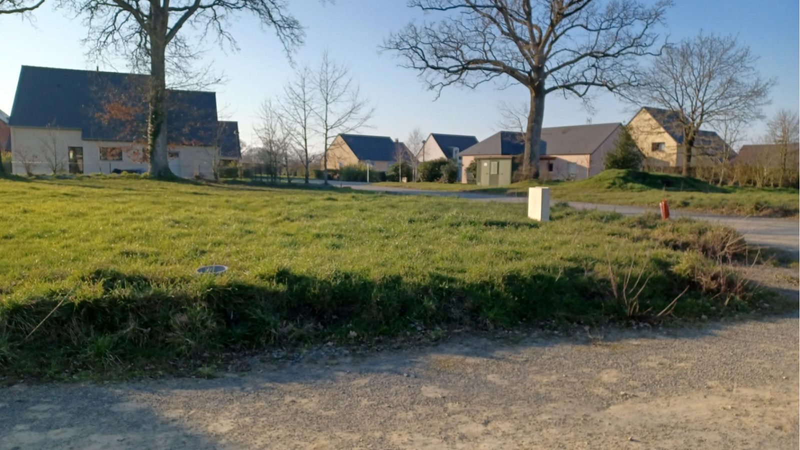 Terrain constructible de 470m2 à Baguer-Pican/ image 1