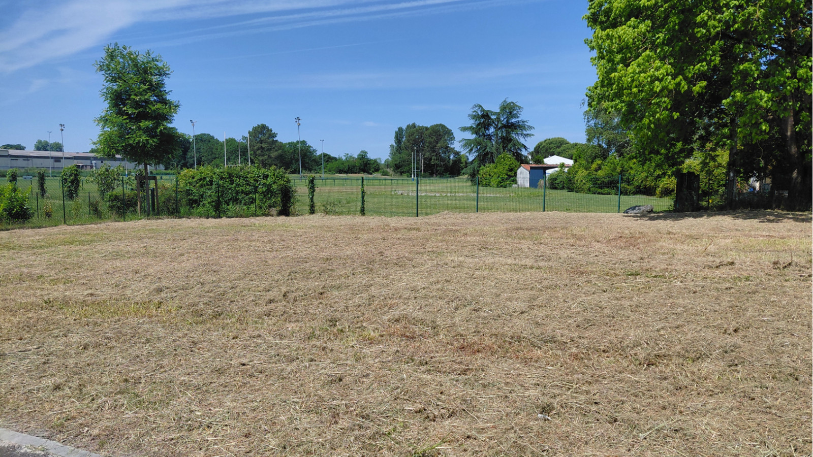 Terrain constructible de 415m2 à Dax/ image 1