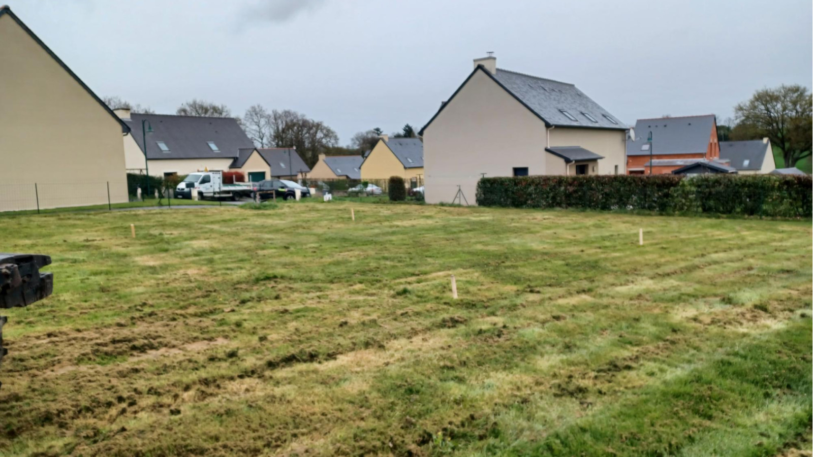 Terrain constructible de 407m2 à Cornillé/ image 1