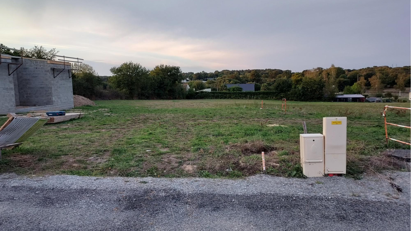 Terrain constructible de 364m2 à Poligné/ image 1