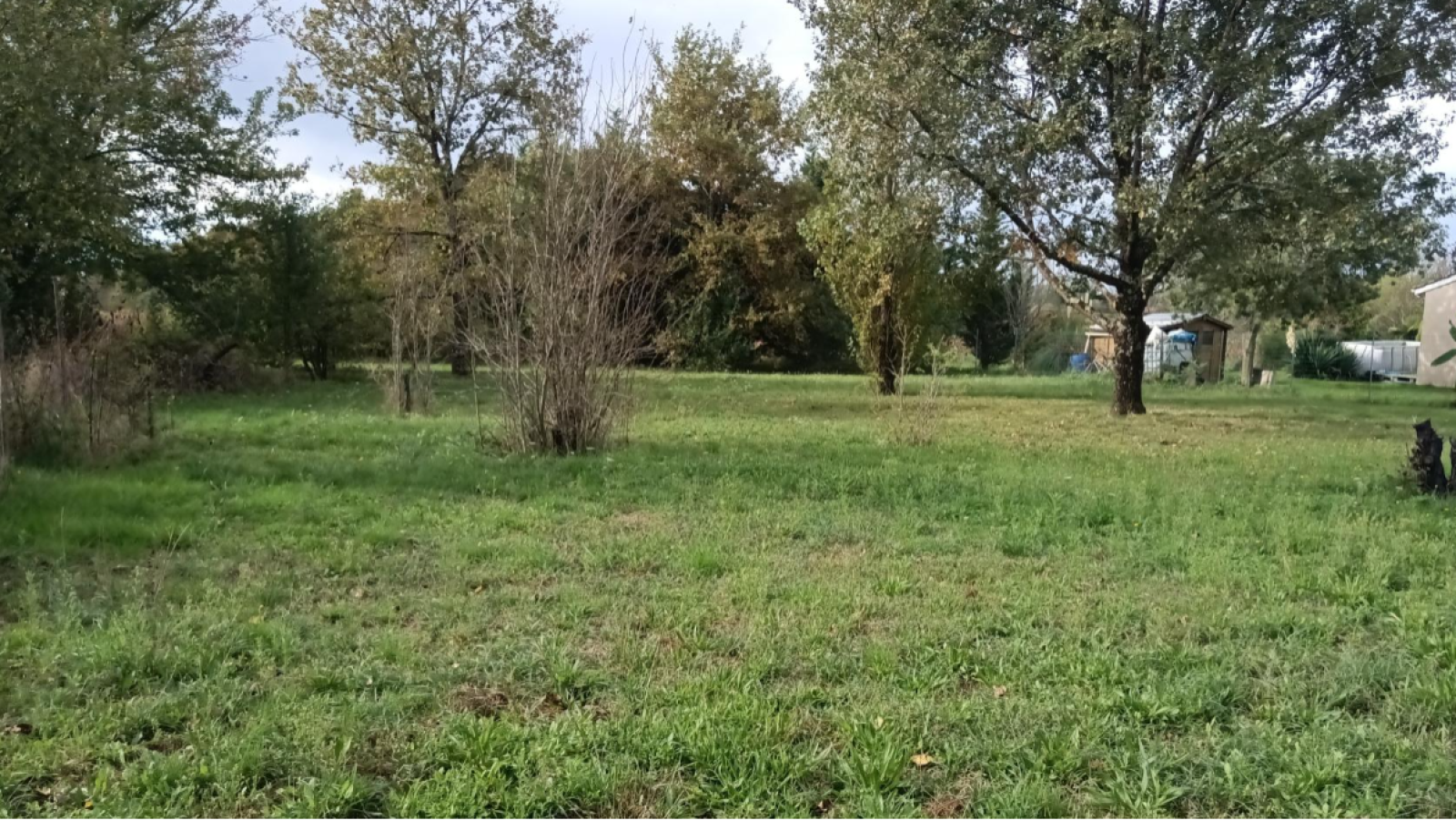 Terrain constructible de 450m2 à La Lande-de-Fronsac/ image 1