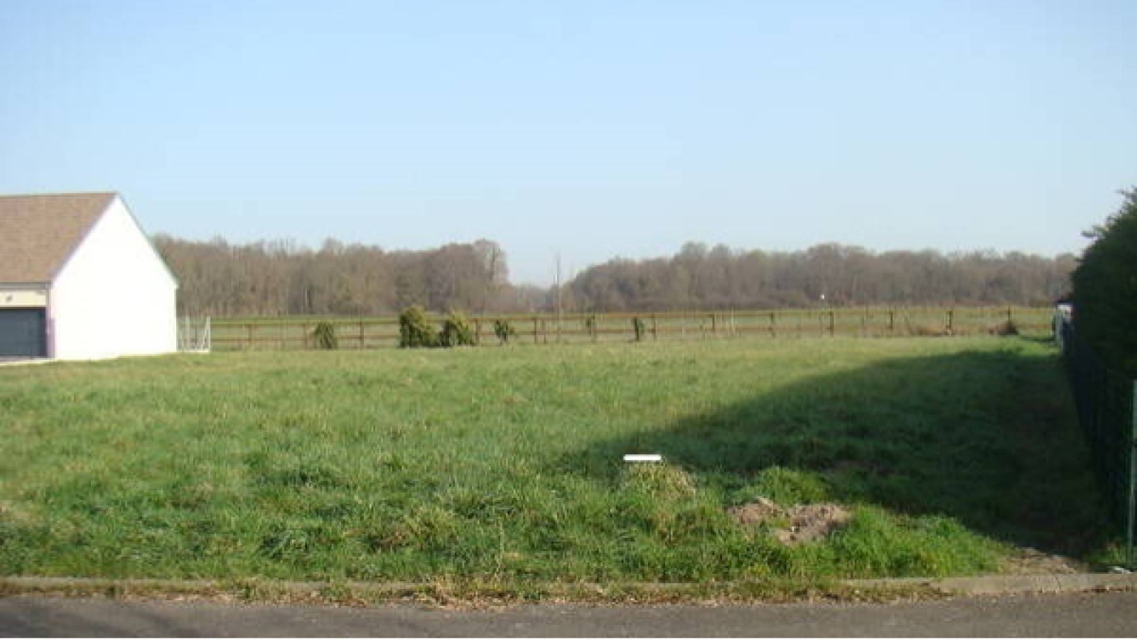 Terrain constructible de 770m2 à Villemoutiers/ image 1